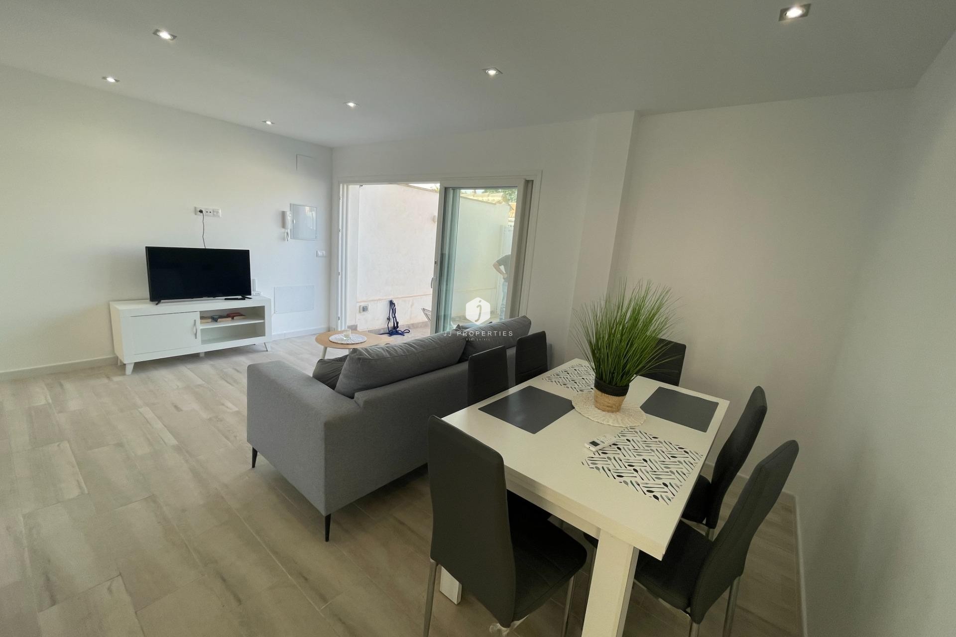 Aus zweiter Hand - Bungalow -
Orihuela Costa - La Regia