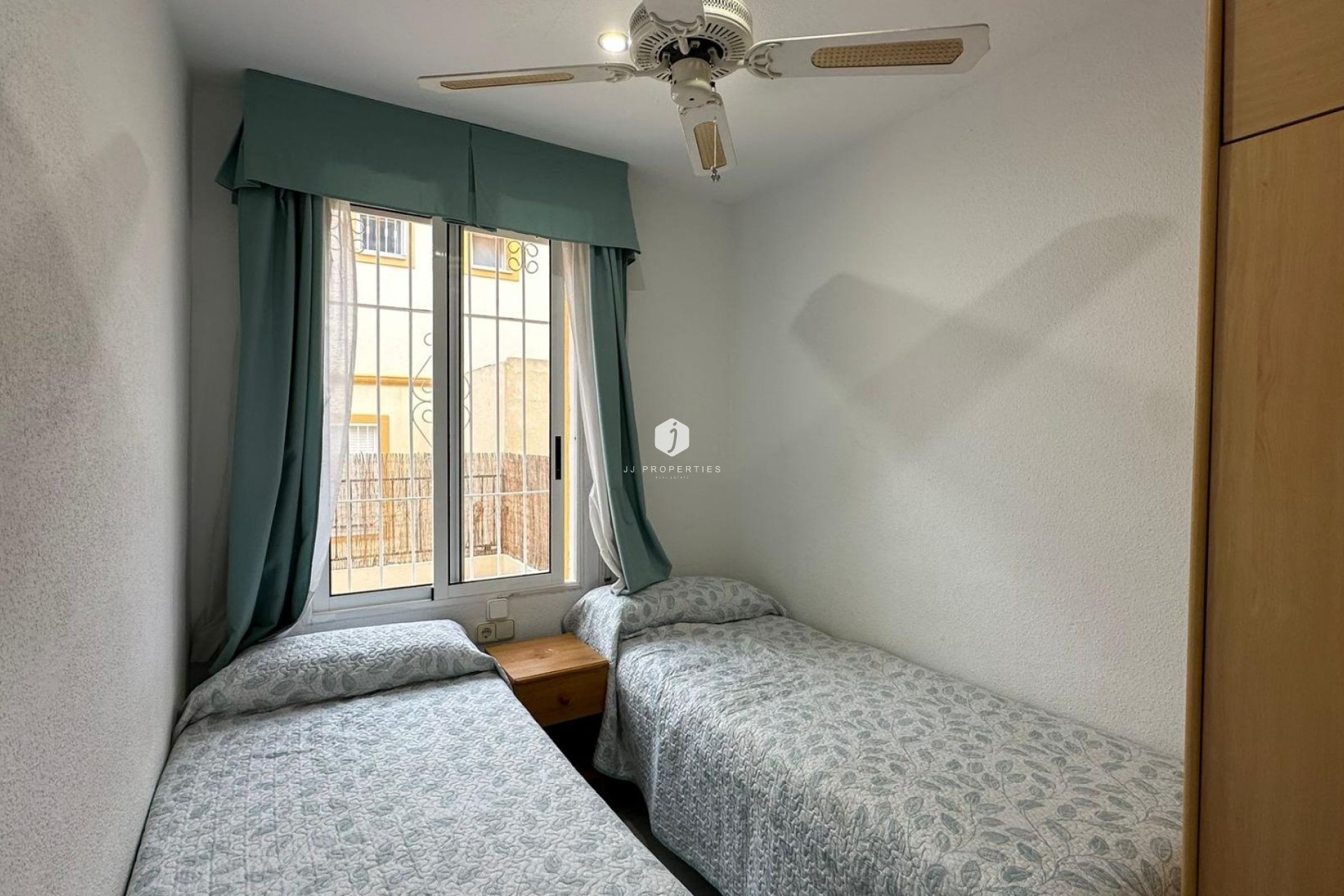 Aus zweiter Hand - Bungalow -
Orihuela Costa - Los Almendros-la Florida