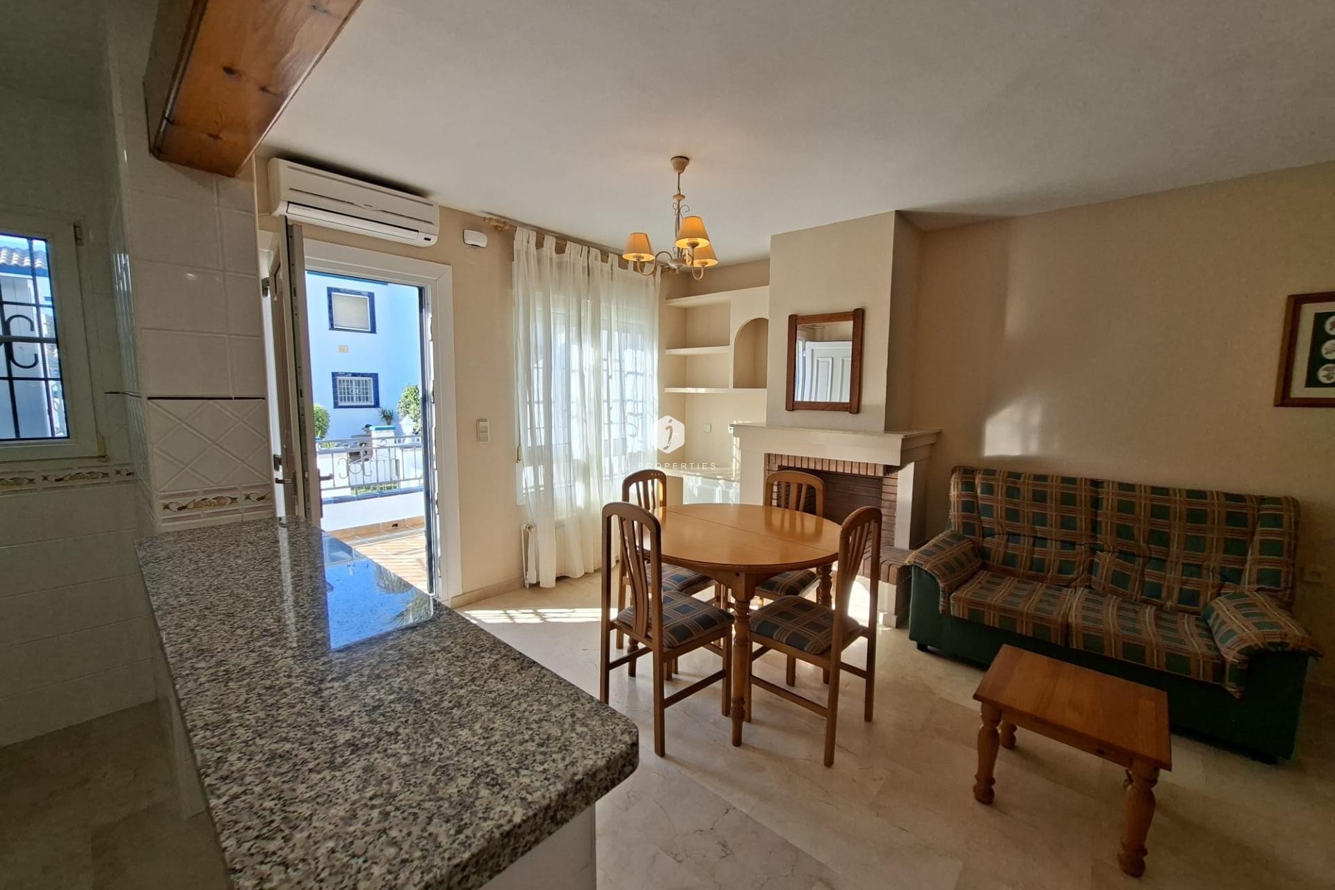 Aus zweiter Hand - Bungalow -
Orihuela Costa - Villamartín-las Filipinas