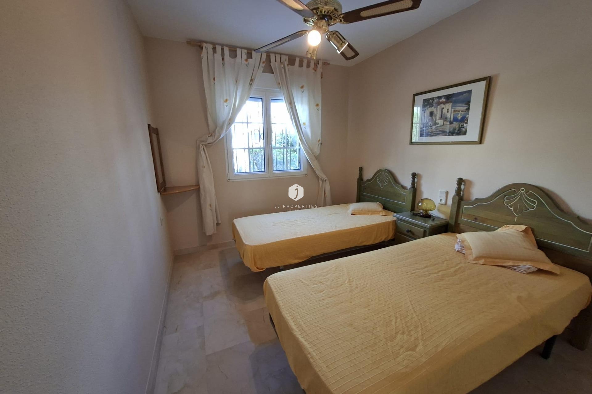 Aus zweiter Hand - Bungalow -
Orihuela Costa - Villamartín-las Filipinas