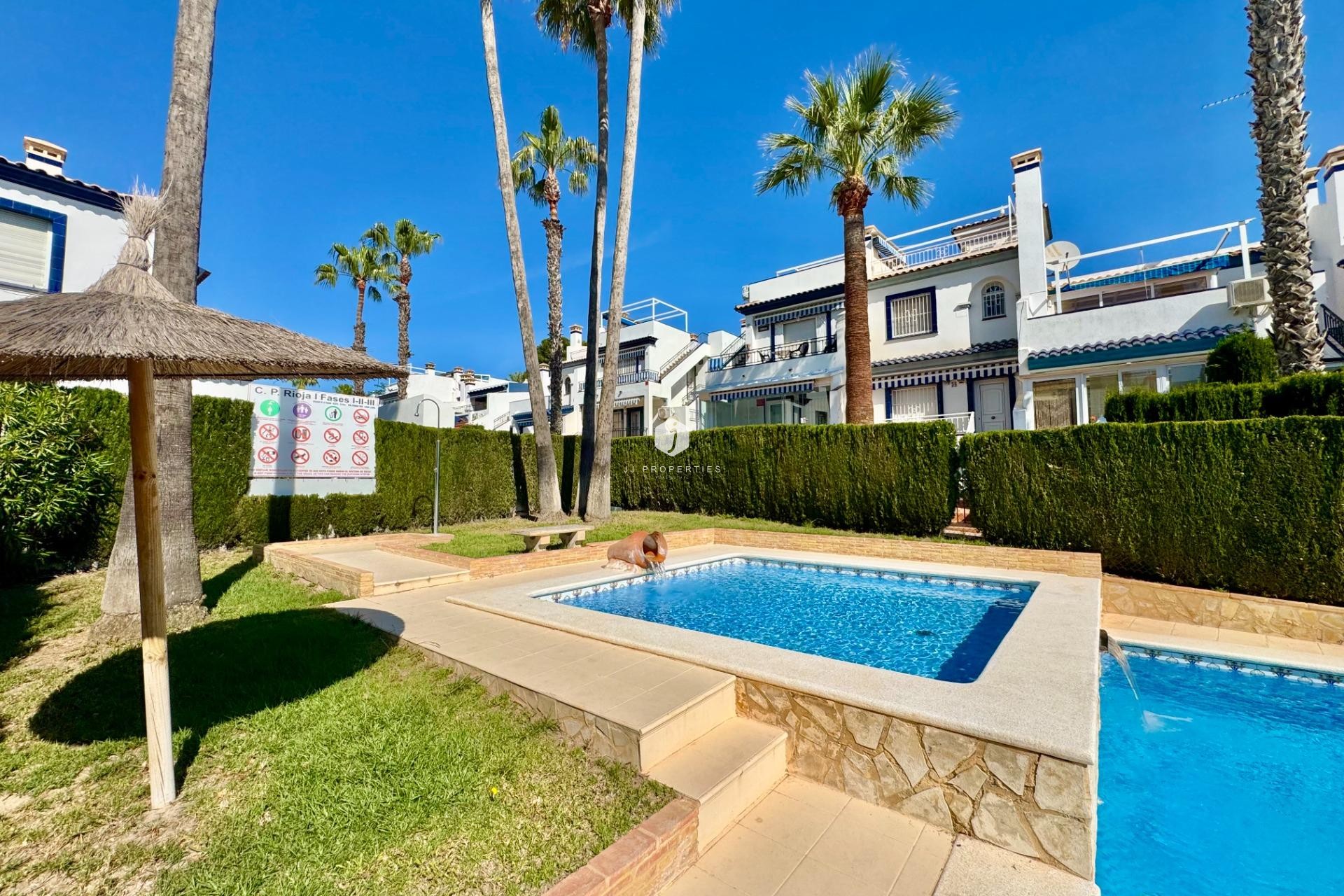 Aus zweiter Hand - Bungalow -
Orihuela Costa - Villamartín-las Filipinas