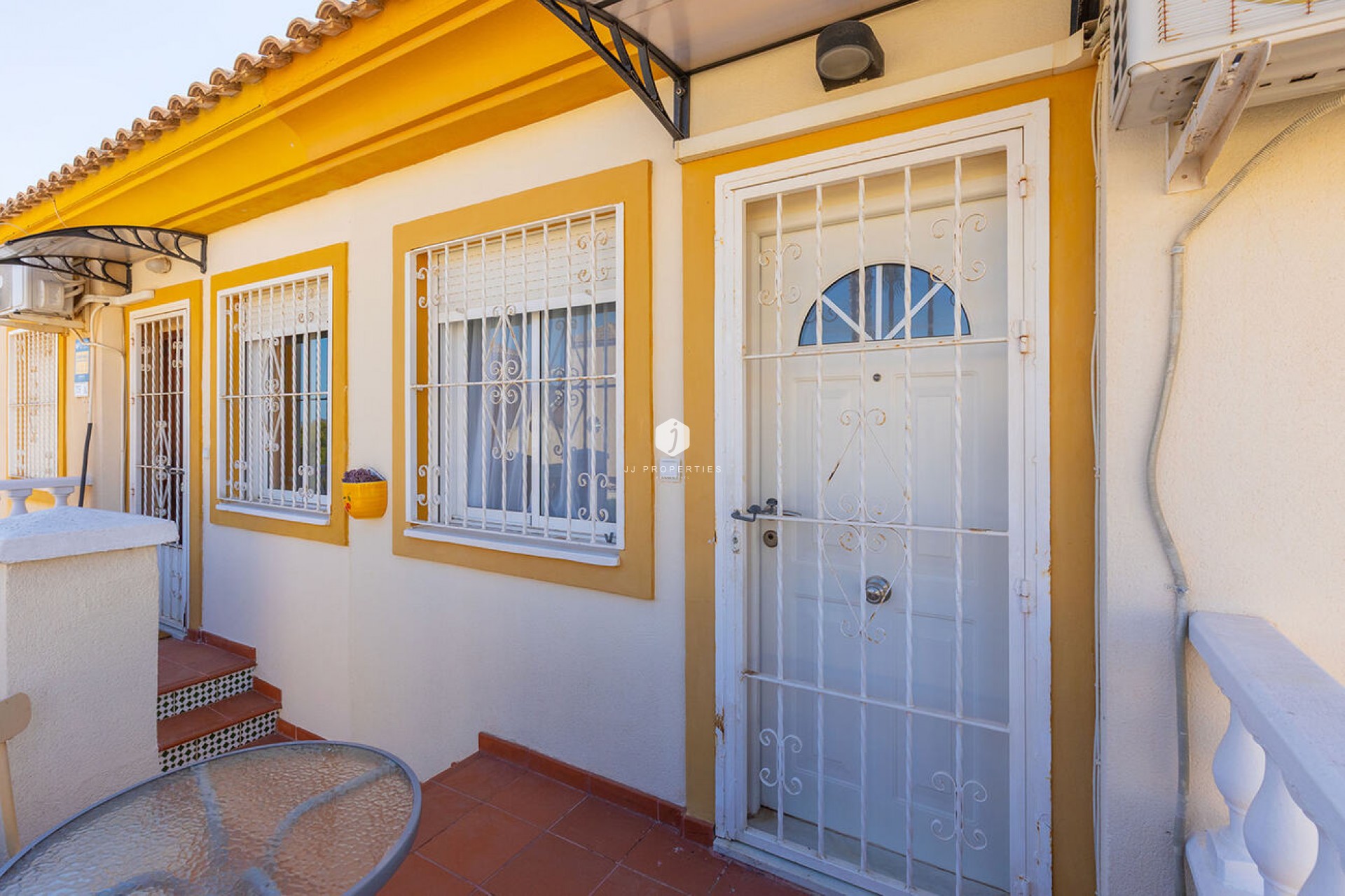 Aus zweiter Hand - Bungalow -
Orihuela Costa