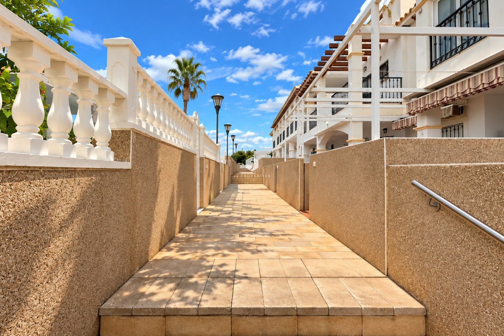 Aus zweiter Hand - Bungalow -
Punta Prima - Costa Blanca