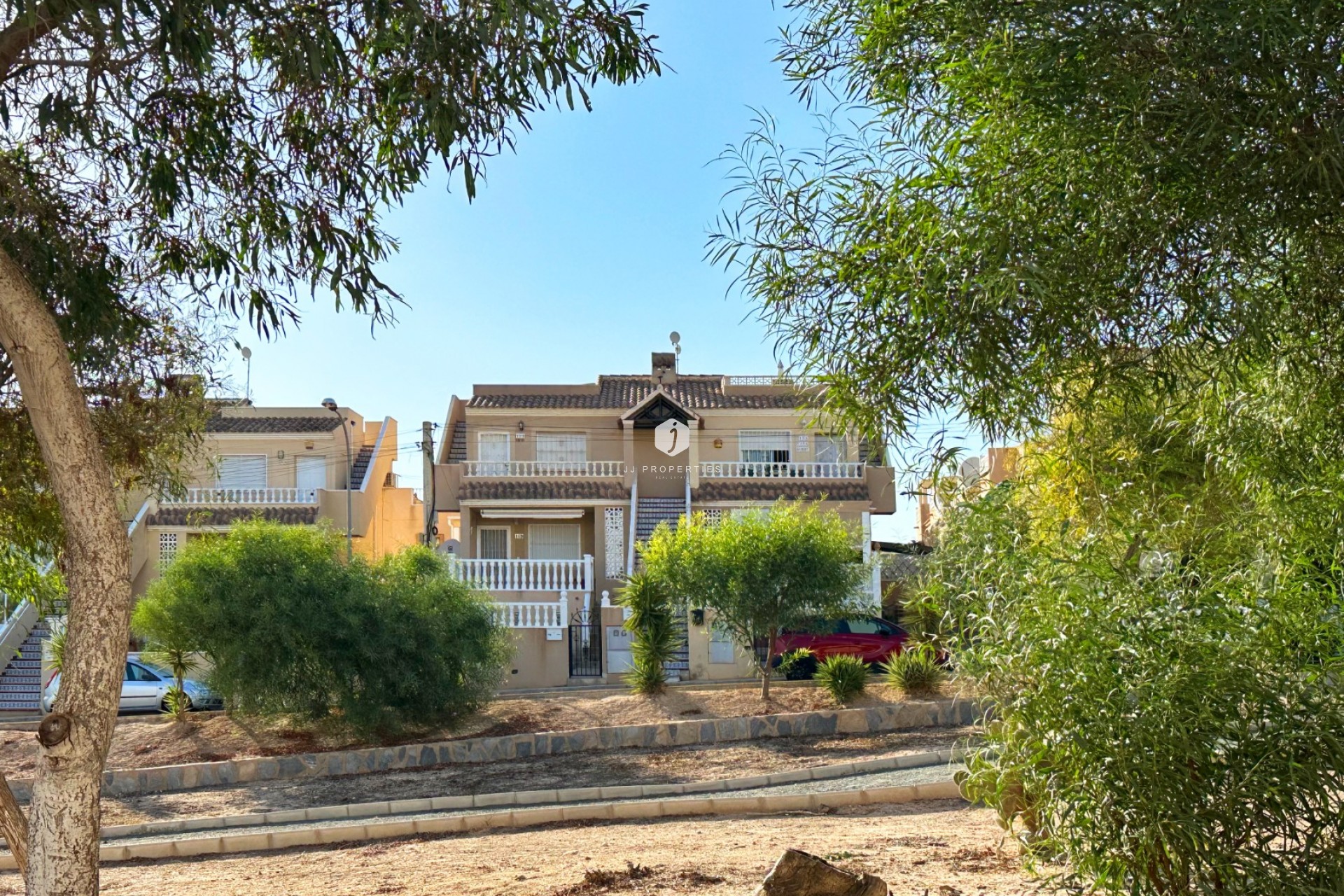Aus zweiter Hand - Bungalow -
San Miguel de Salinas - Inland