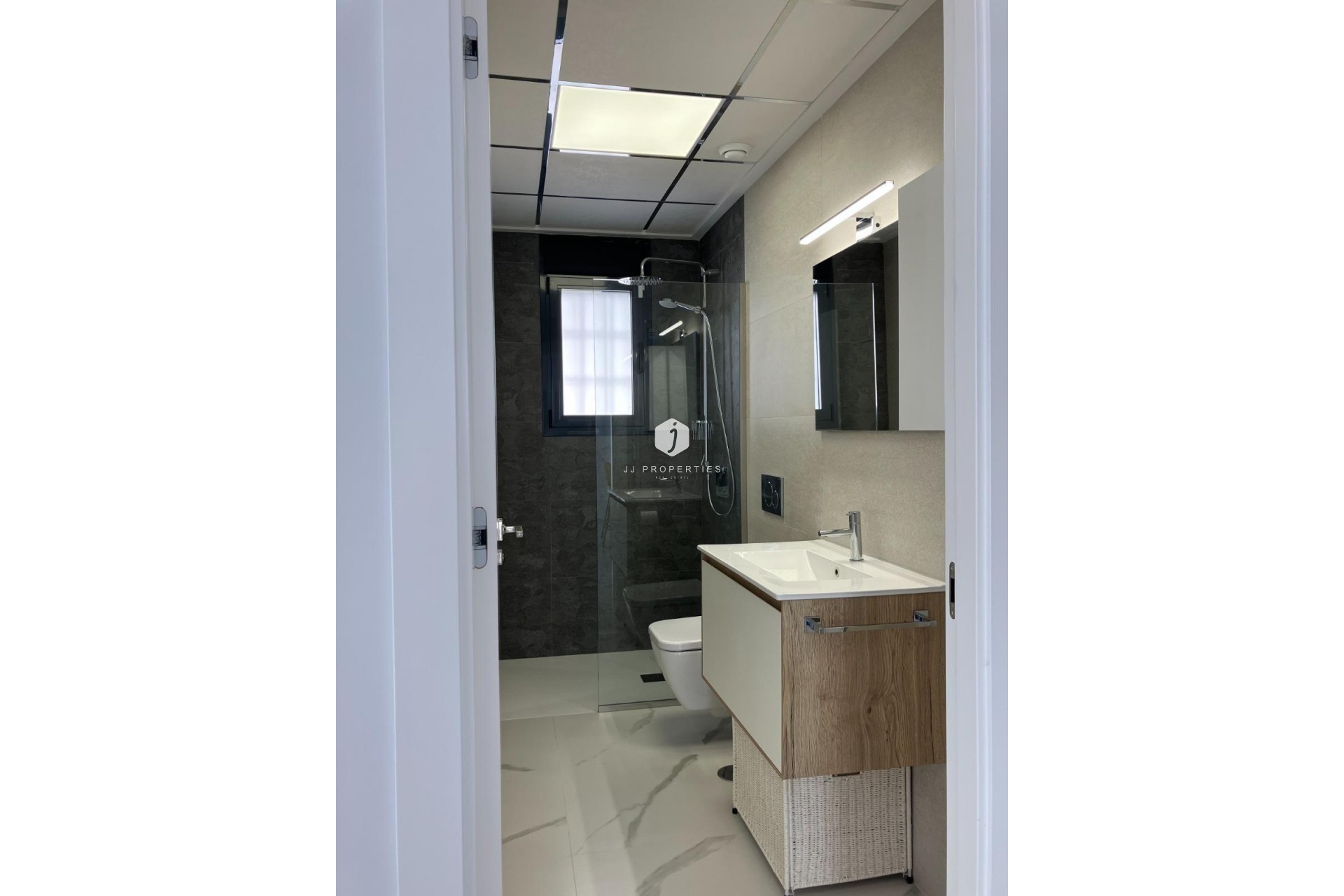 Aus zweiter Hand - Bungalow -
San Miguel de Salinas - Las Colinas