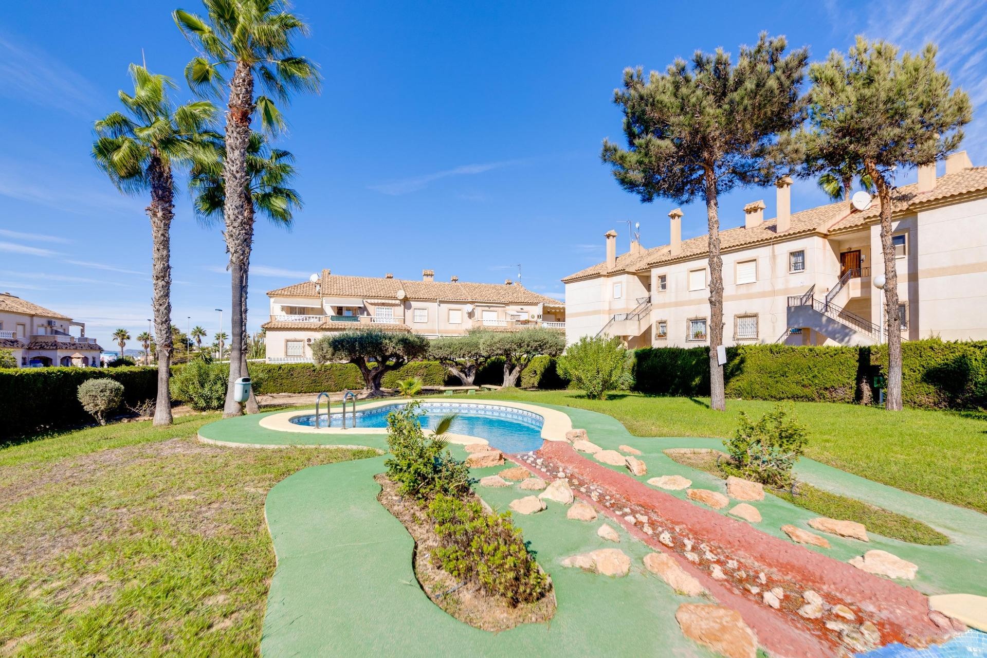 Aus zweiter Hand - Bungalow -
Torrevieja - Aguas Nuevas 2