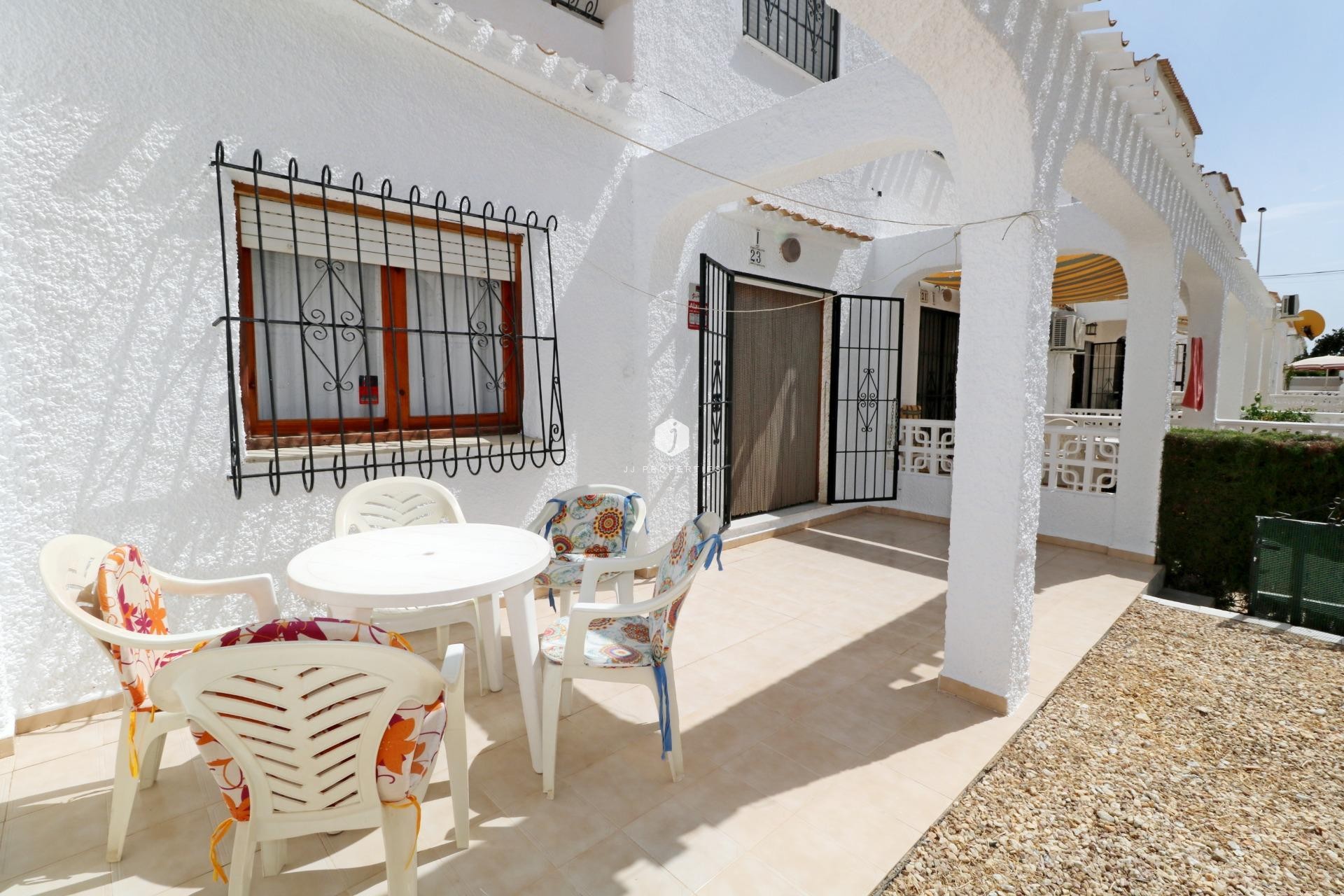 Aus zweiter Hand - Bungalow -
Torrevieja - El Acequión - Los Náufragos
