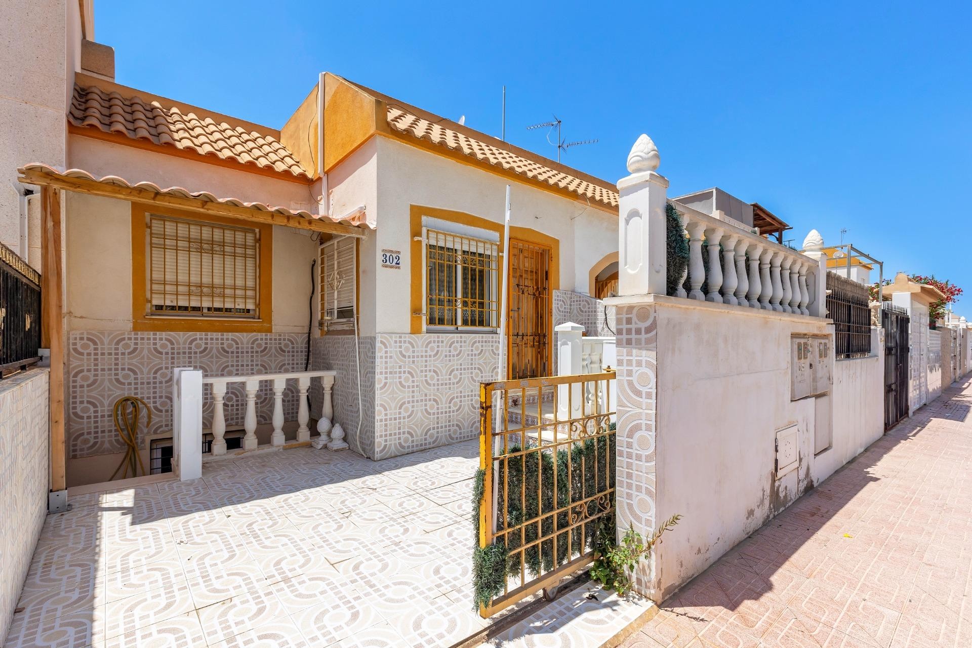 Aus zweiter Hand - Bungalow -
Torrevieja - El Limonar