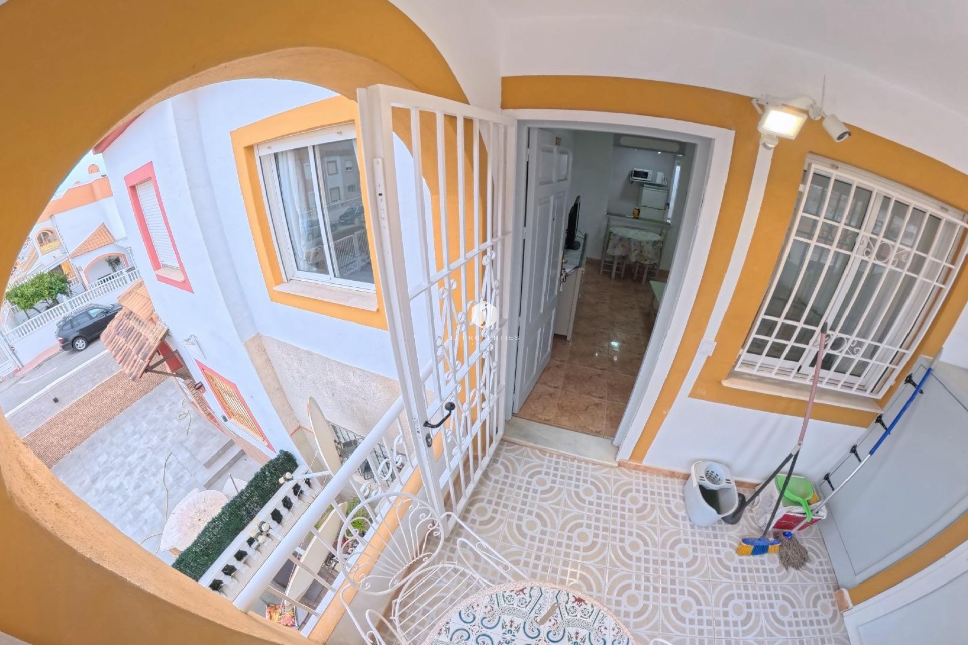 Aus zweiter Hand - Bungalow -
Torrevieja - El Limonar