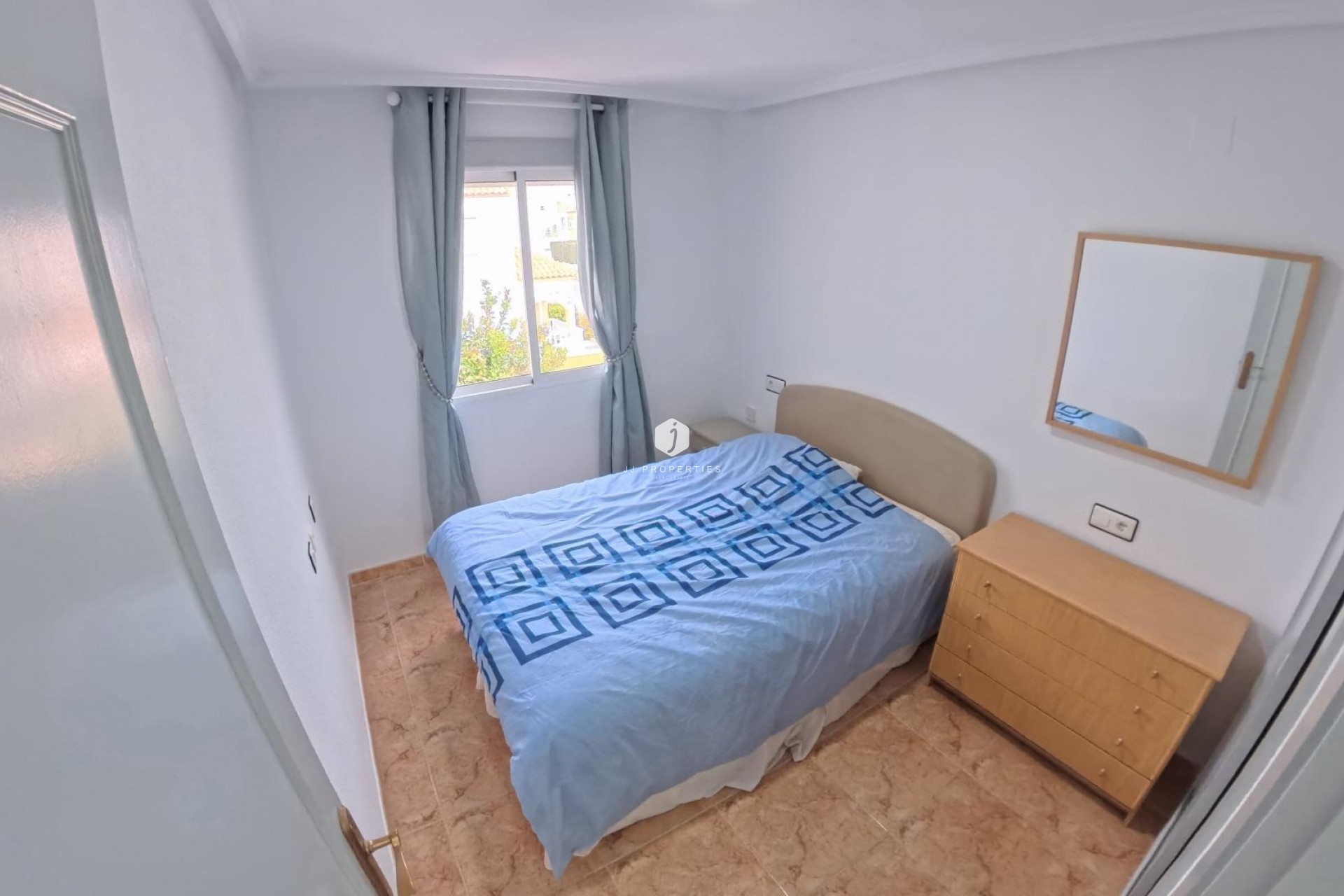 Aus zweiter Hand - Bungalow -
Torrevieja - El Limonar