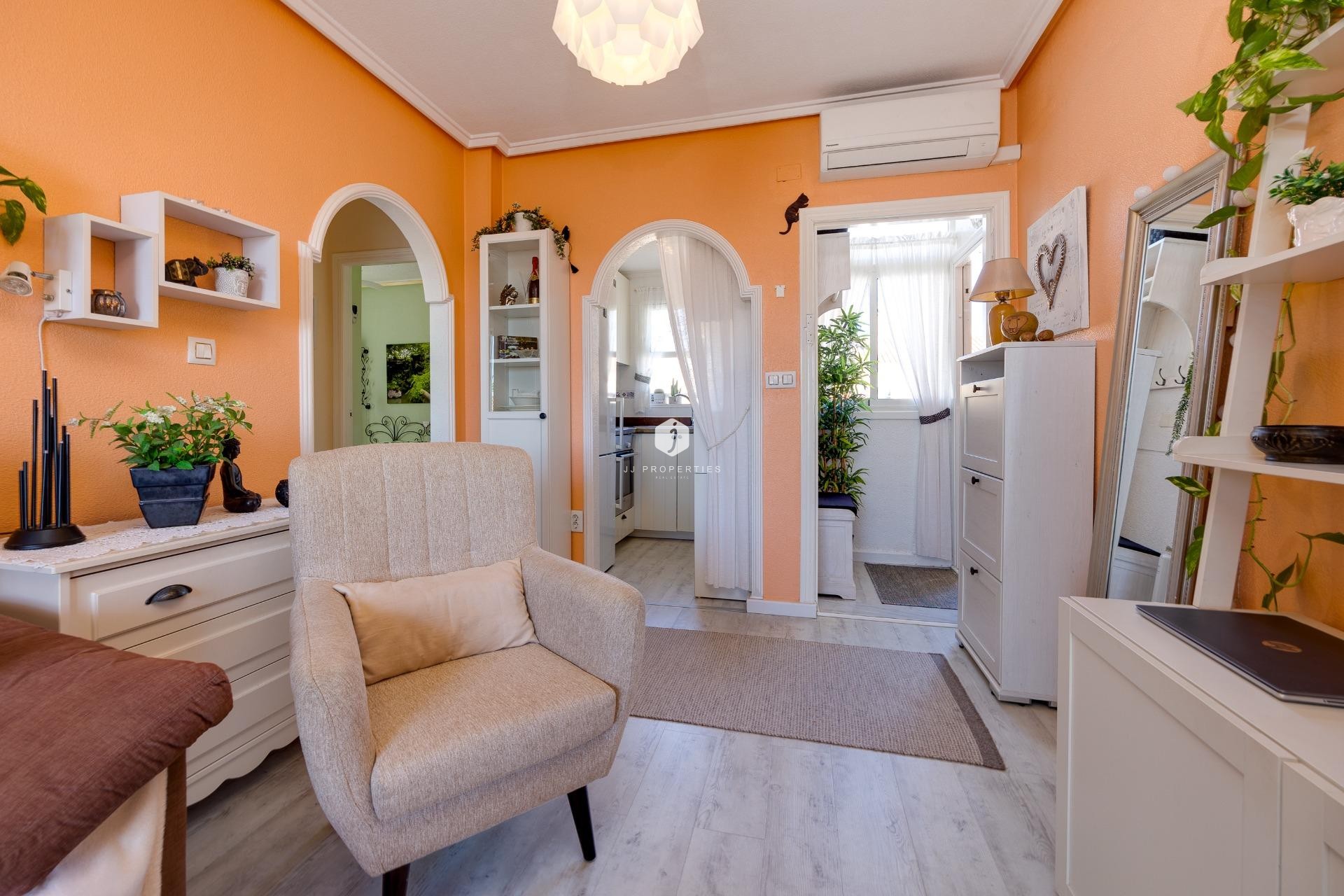 Aus zweiter Hand - Bungalow -
Torrevieja - El molino