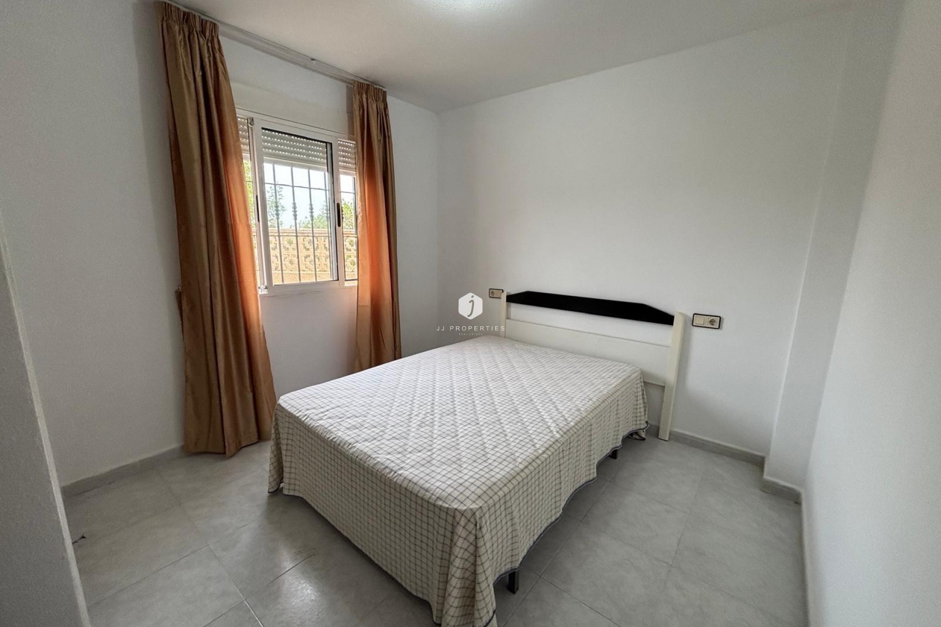 Aus zweiter Hand - Bungalow -
Torrevieja - La Siesta - El Salado - Torreta