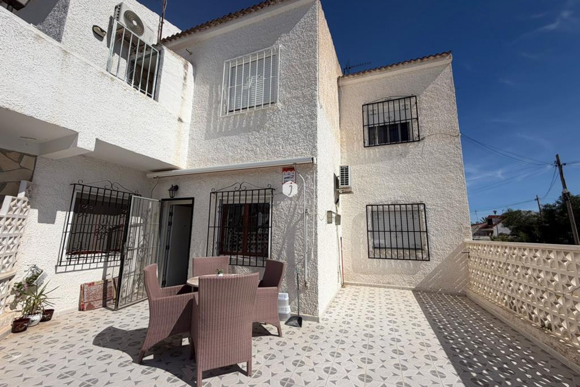 Aus zweiter Hand - Bungalow -
Torrevieja - LA TORRETAS