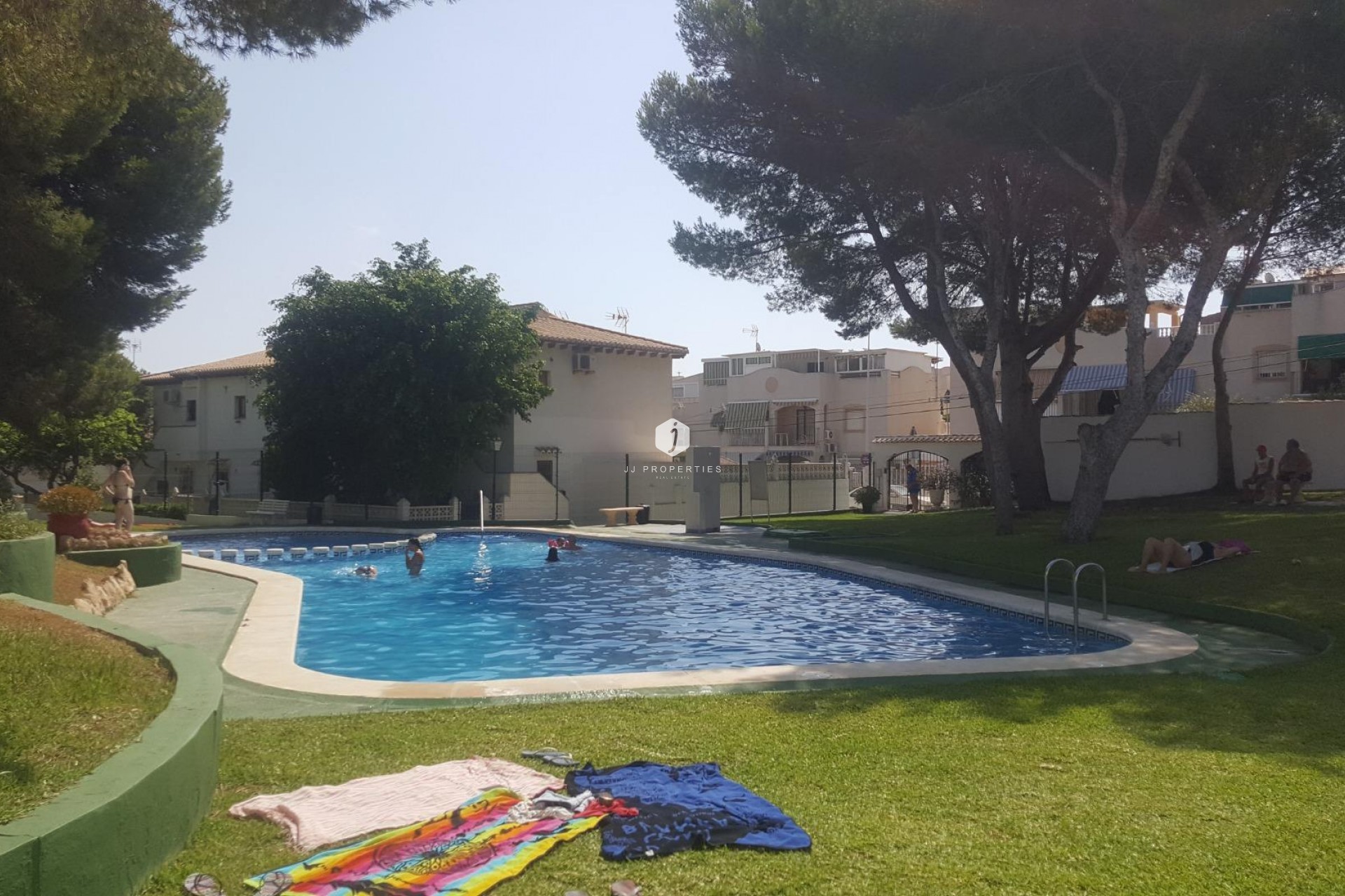 Aus zweiter Hand - Bungalow -
Torrevieja - Lago Jardin