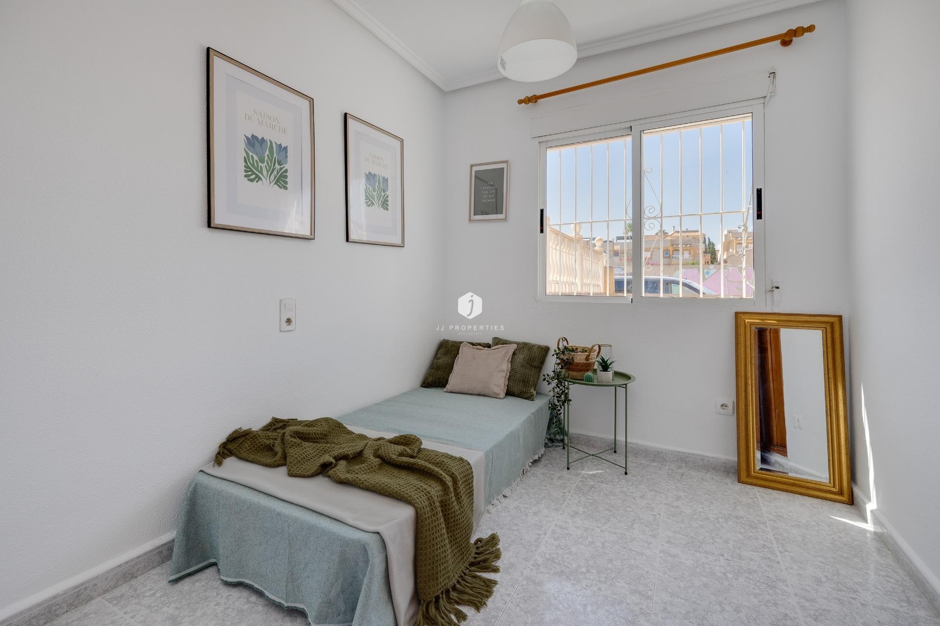 Aus zweiter Hand - Bungalow -
Torrevieja - Los Frutales