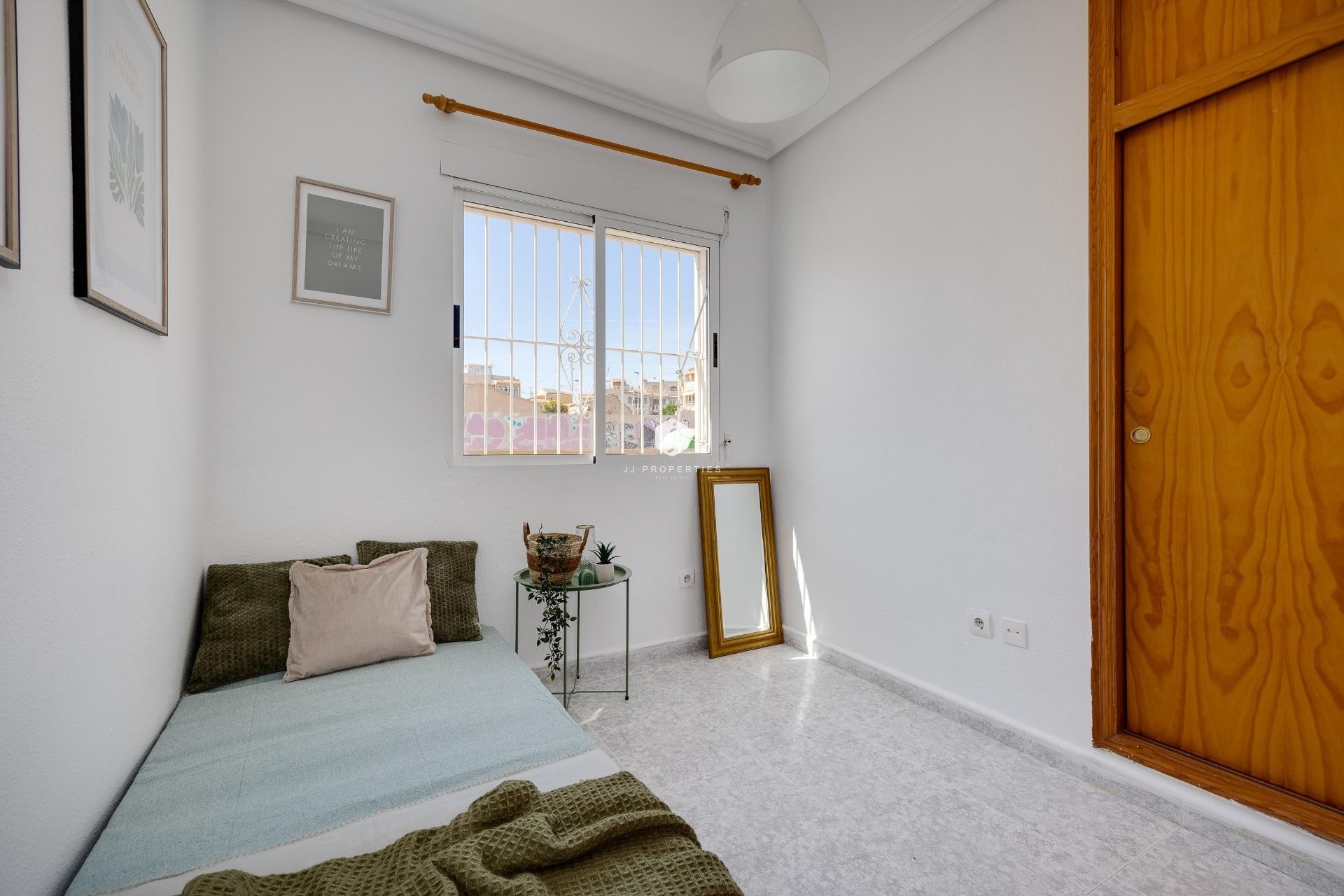 Aus zweiter Hand - Bungalow -
Torrevieja - Los Frutales