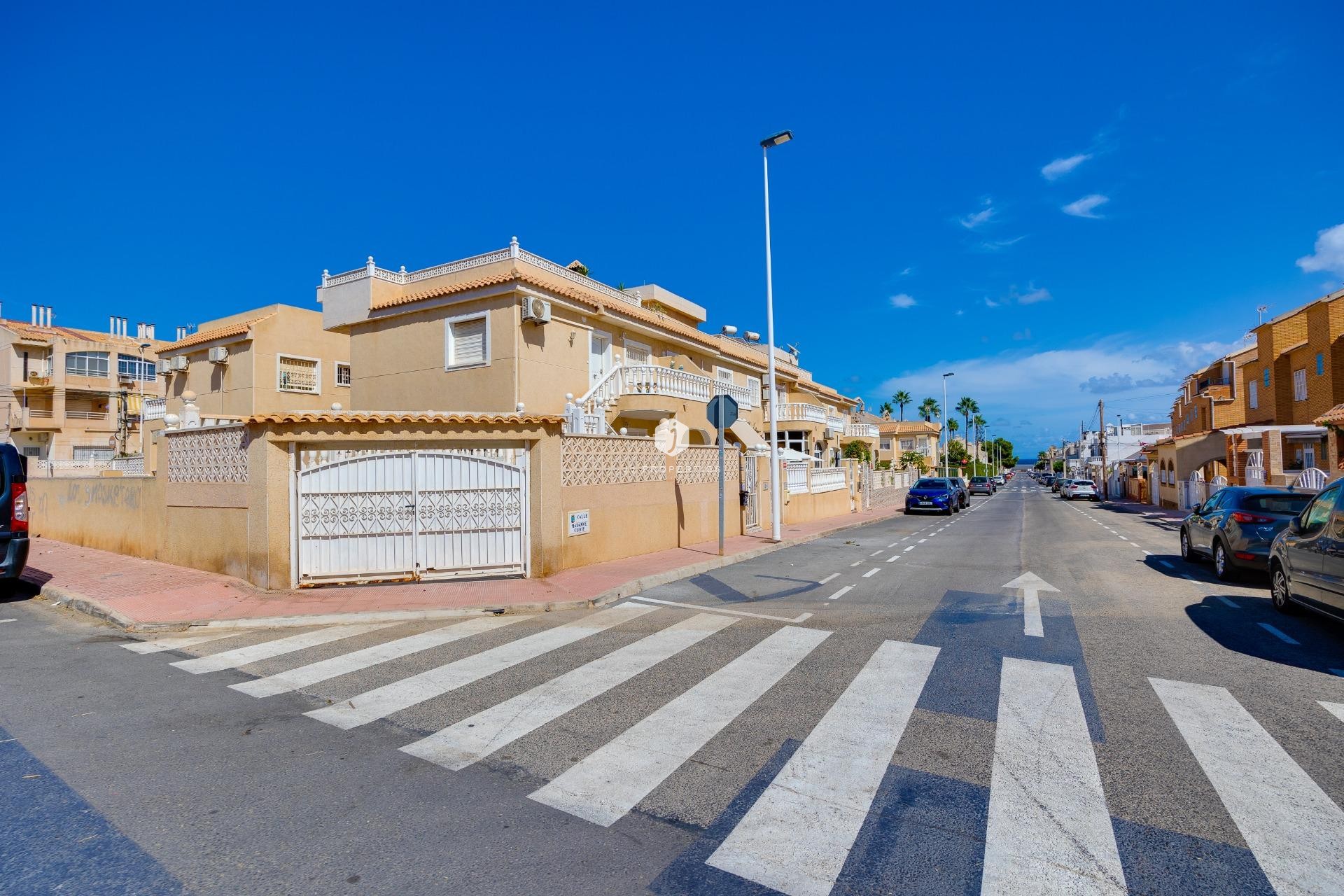 Aus zweiter Hand - Bungalow -
Torrevieja - Los Frutales