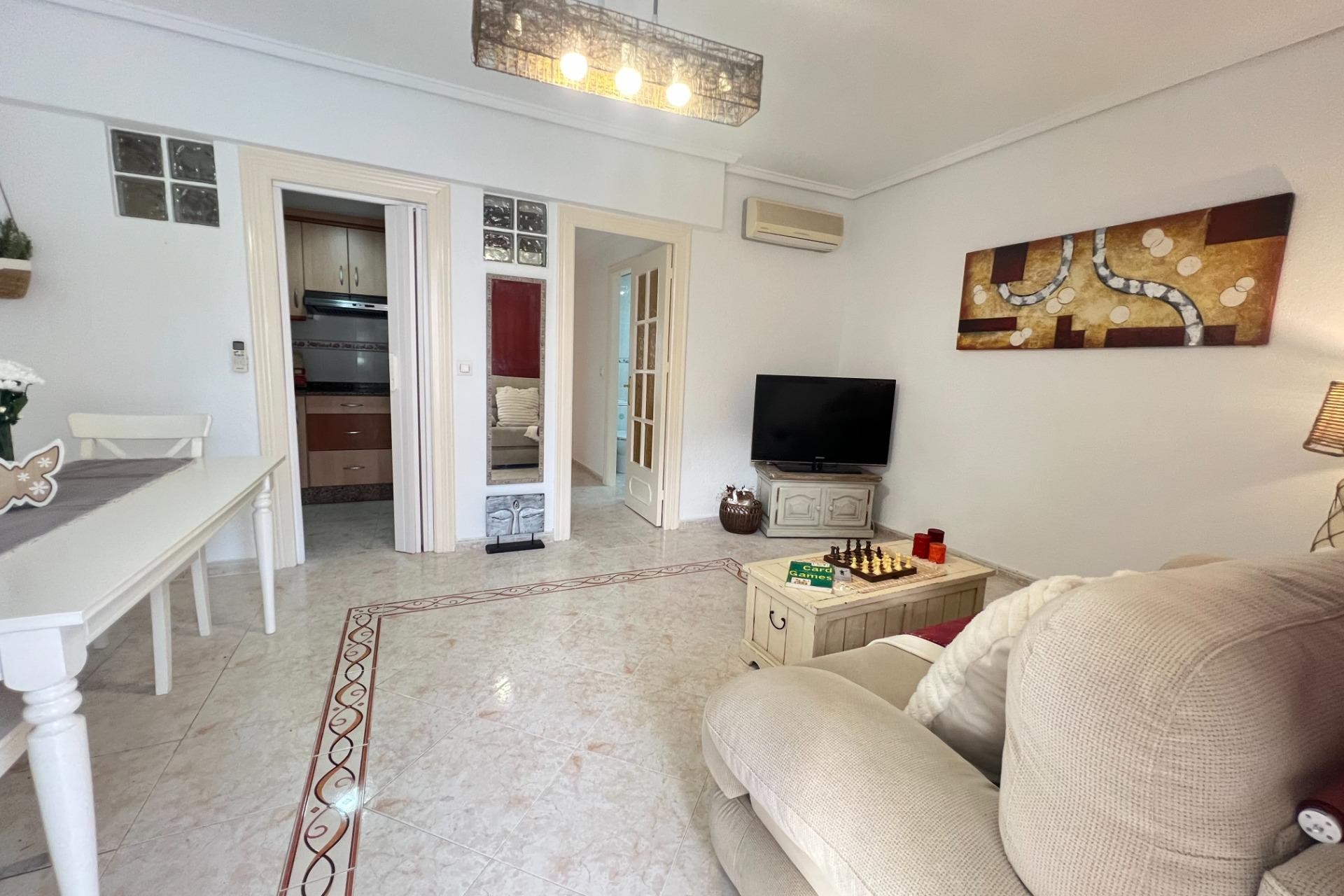 Aus zweiter Hand - Bungalow -
Torrevieja - Nueva Torrevieja