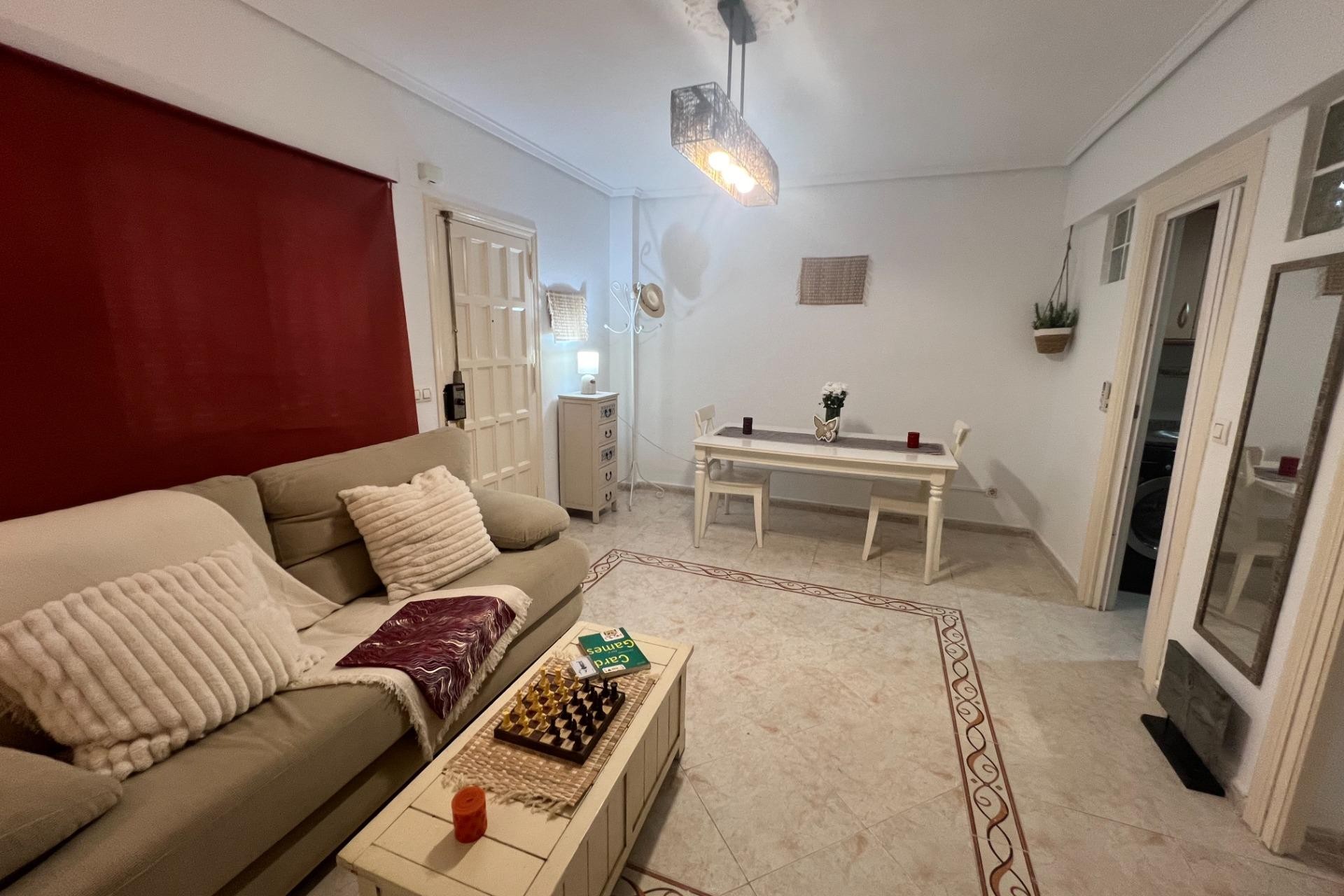 Aus zweiter Hand - Bungalow -
Torrevieja - Nueva Torrevieja