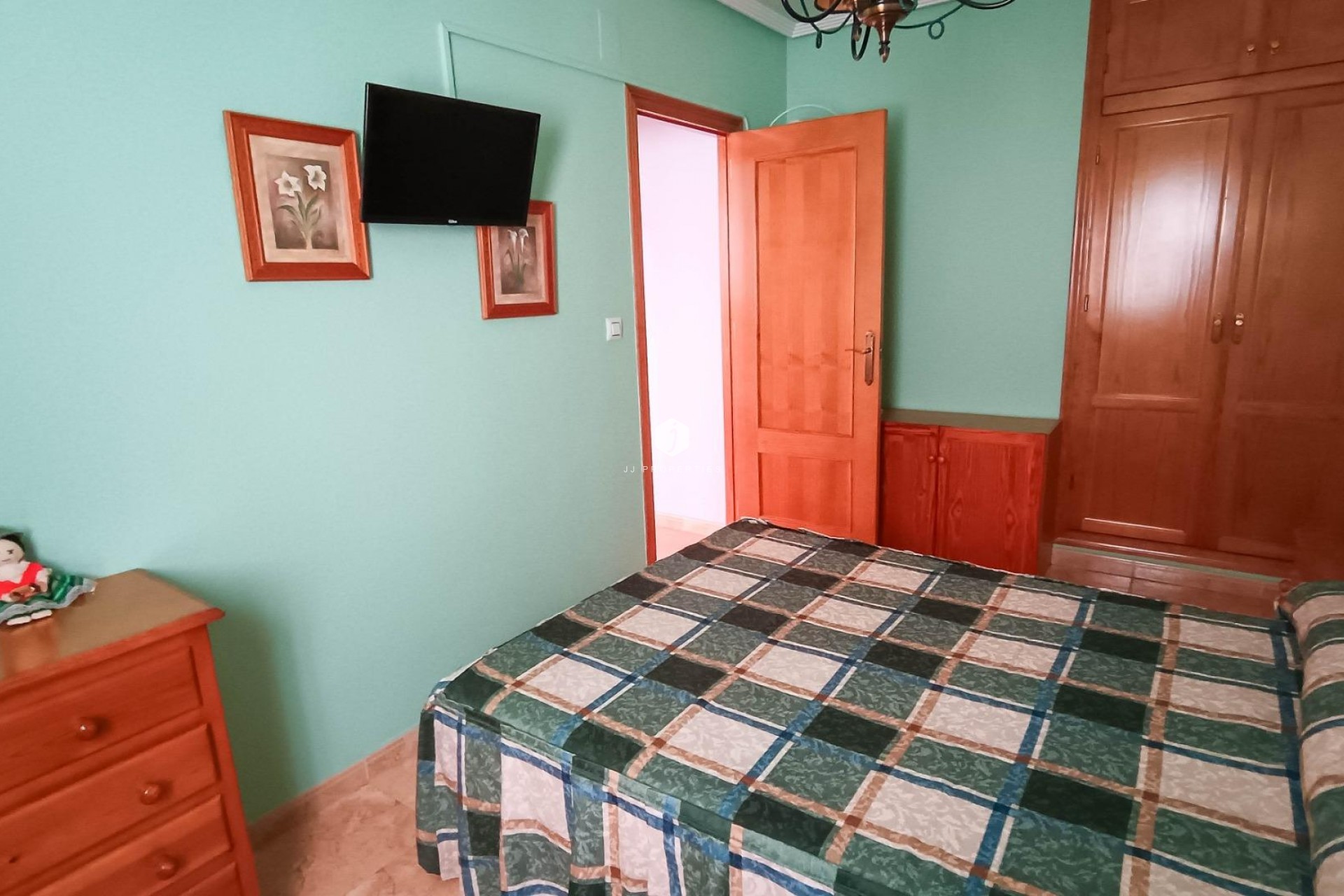 Aus zweiter Hand - Bungalow -
Torrevieja - Parque Acuático - Sector 25