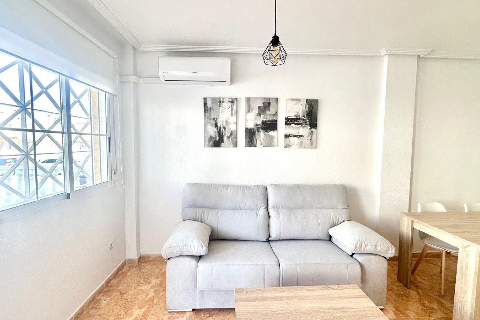 Aus zweiter Hand - Bungalow -
Torrevieja - Playa de los Locos