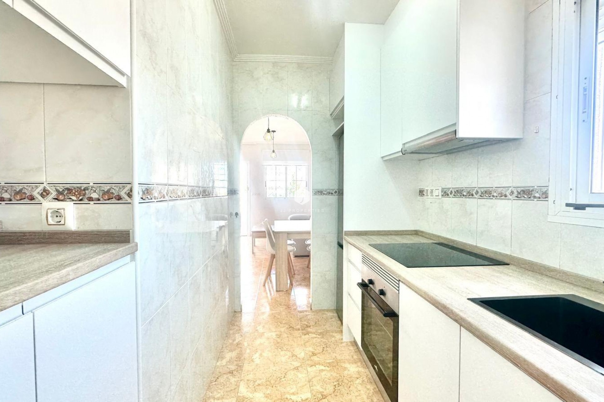 Aus zweiter Hand - Bungalow -
Torrevieja - Playa de los Locos