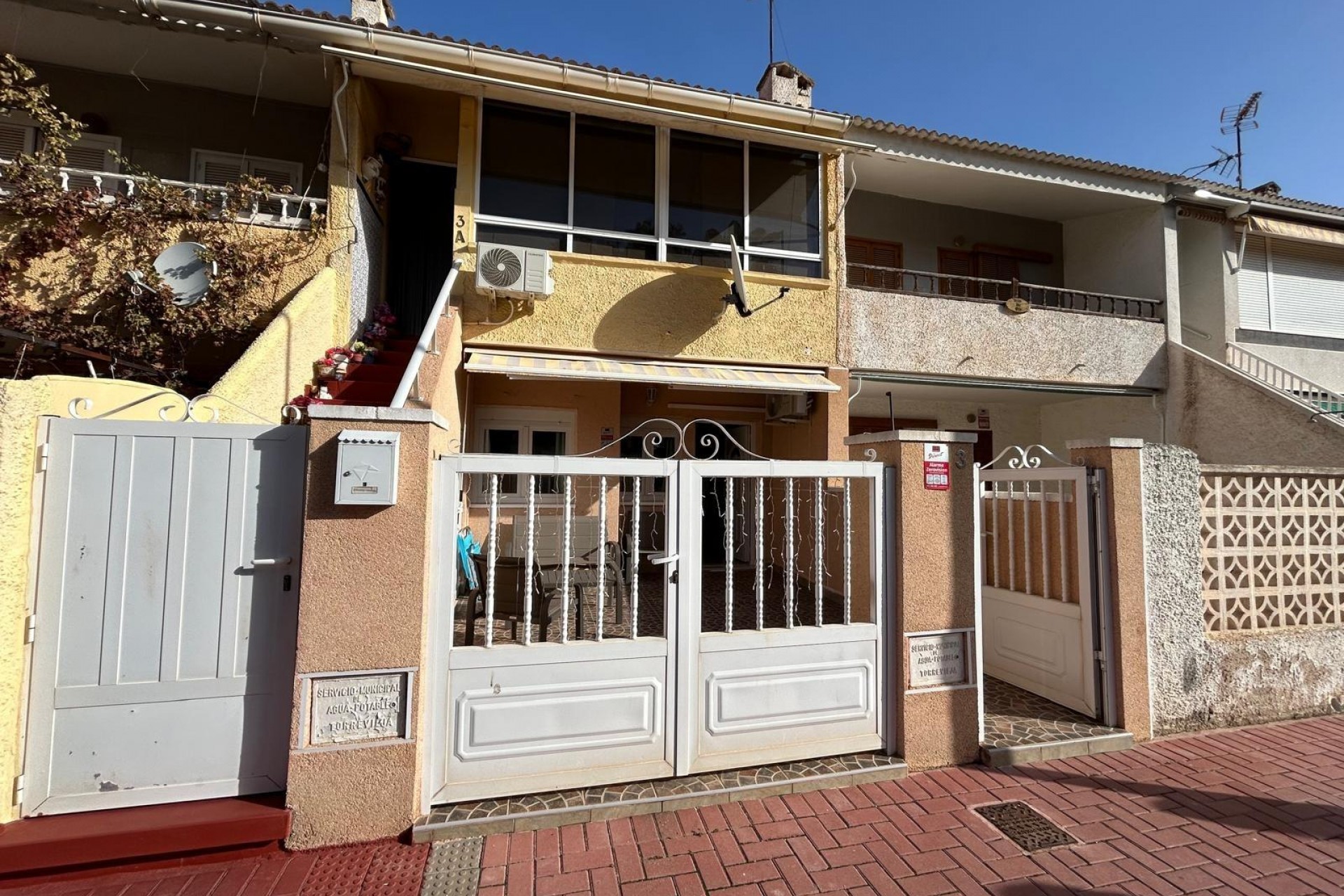 Aus zweiter Hand - Bungalow -
Torrevieja - Playa de los Naufragos