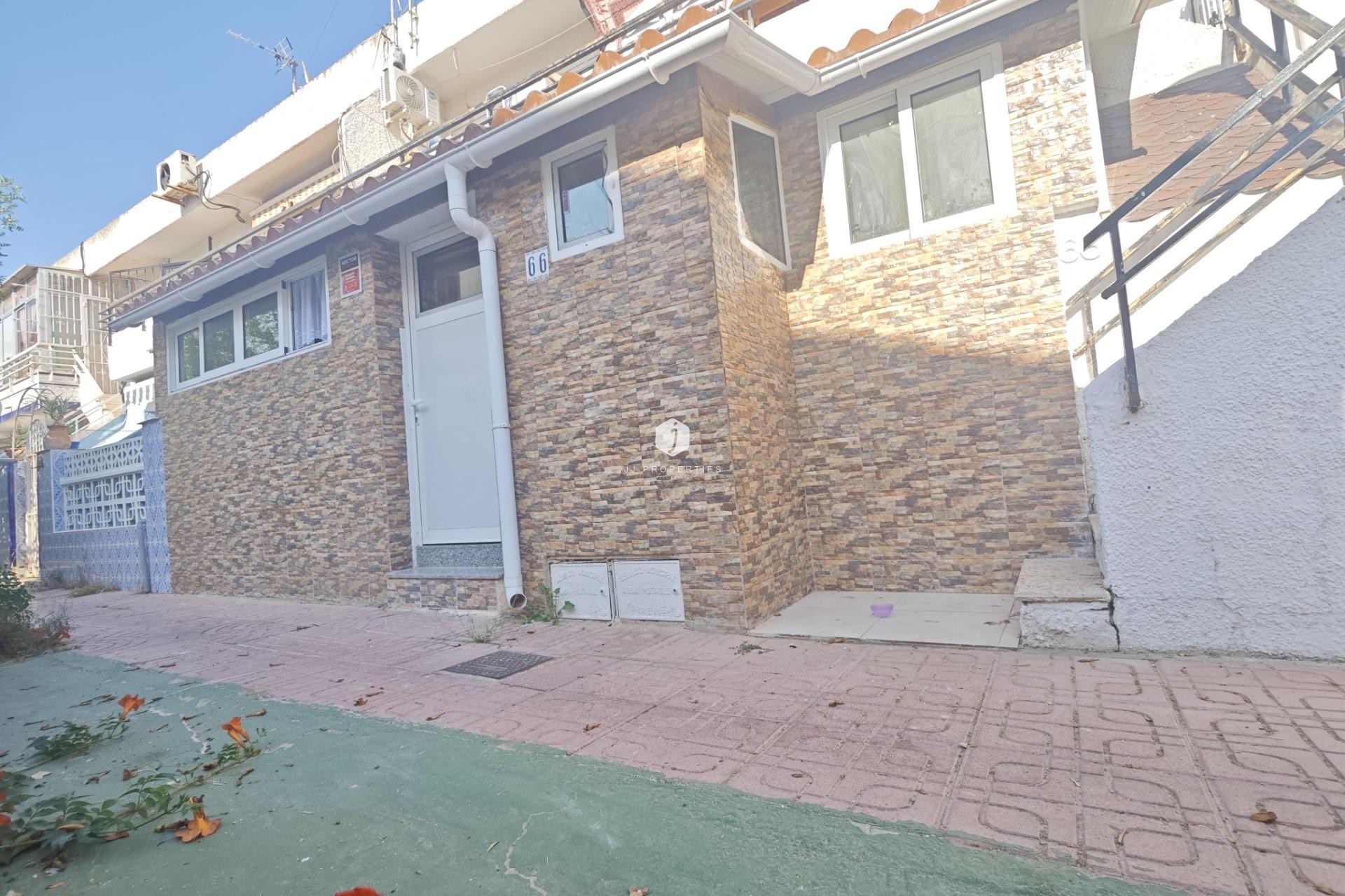 Aus zweiter Hand - Bungalow -
Torrevieja - Playa del Cura