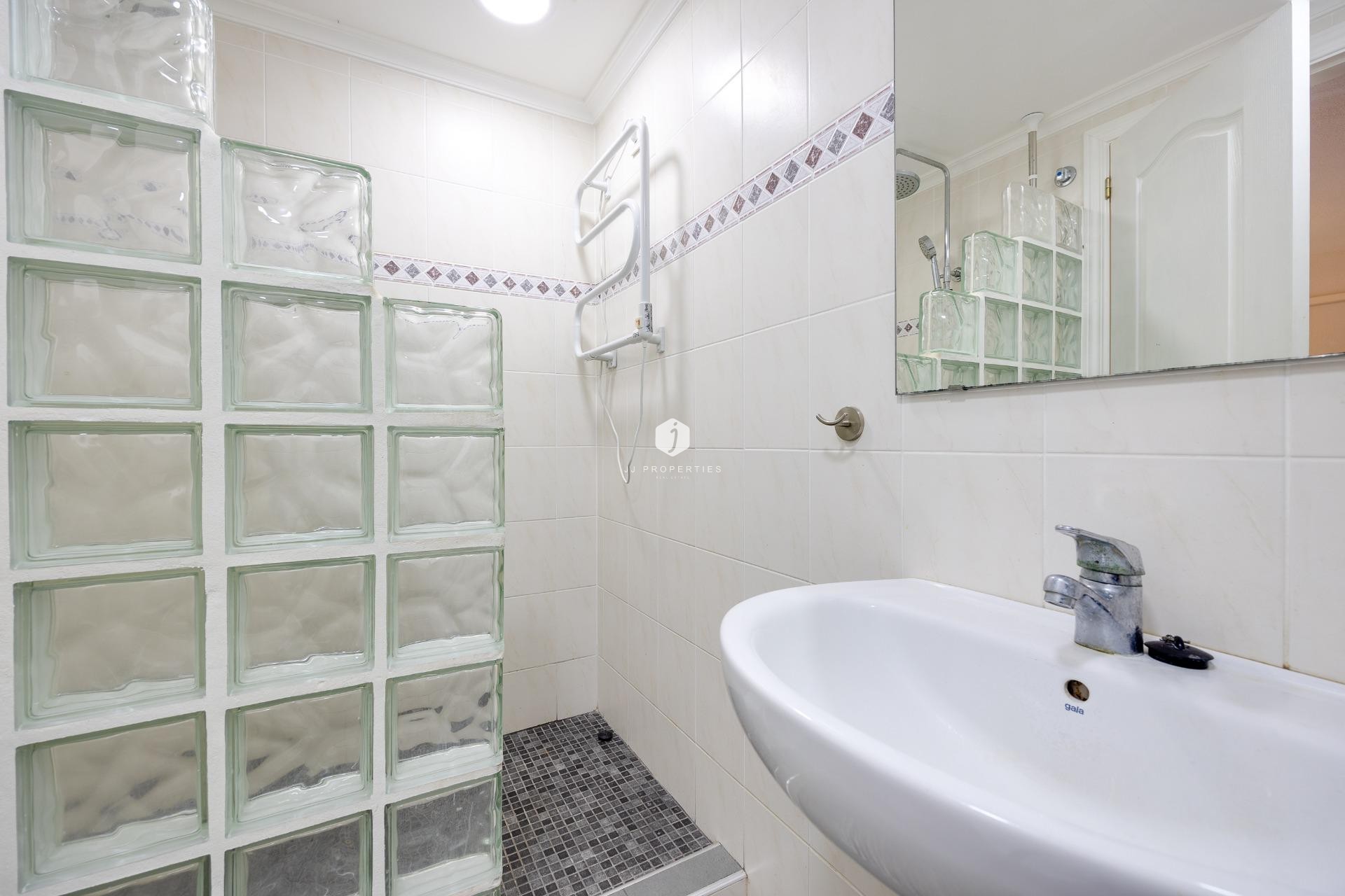 Aus zweiter Hand - Bungalow -
Torrevieja - Torre la mata