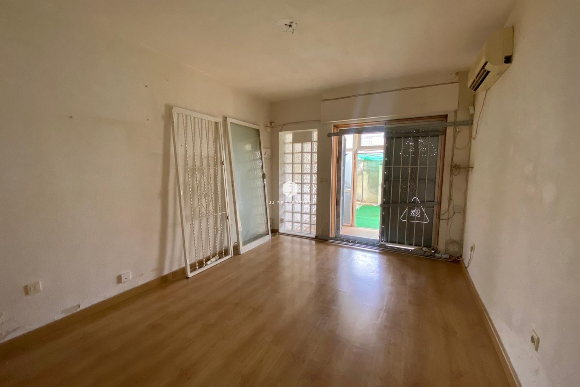 Aus zweiter Hand - Bungalow -
Torrevieja - Torretas