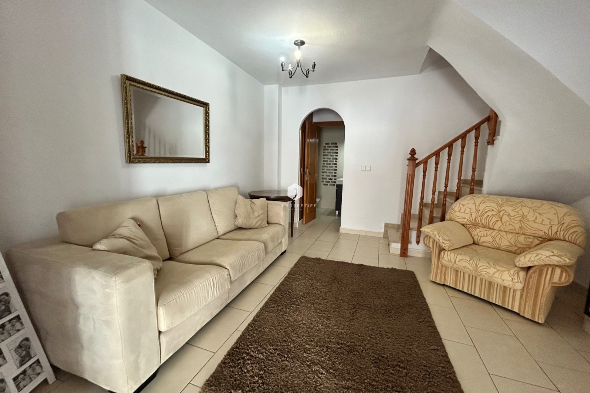 Aus zweiter Hand - Chalet -
El Chaparral - Inland