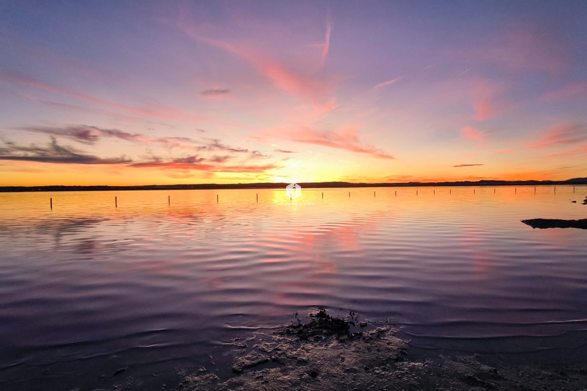 Aus zweiter Hand - Chalet -
El Chaparral - Inland