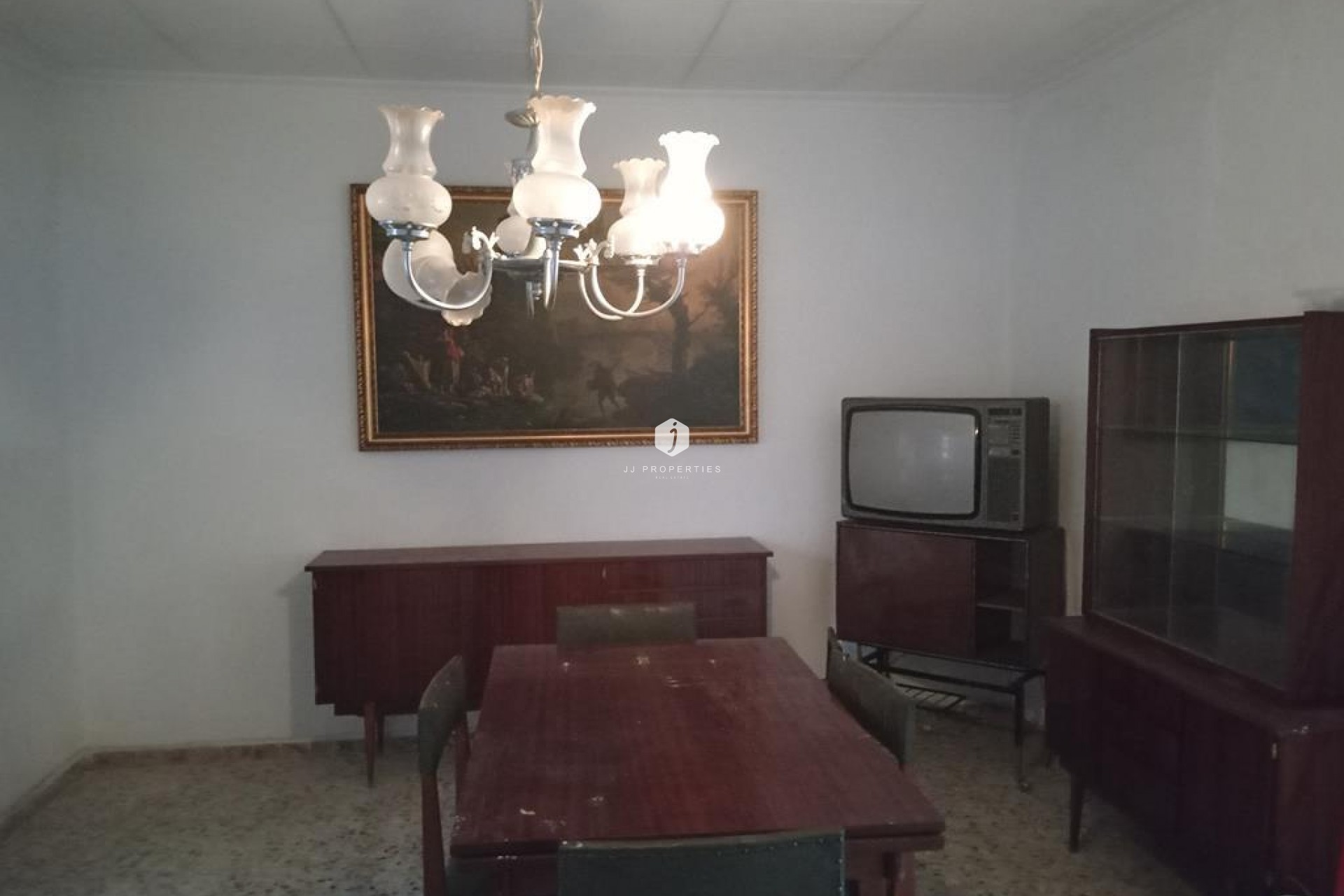 Aus zweiter Hand - Chalet -
HurchIllo - PUEBLO CENTRO
