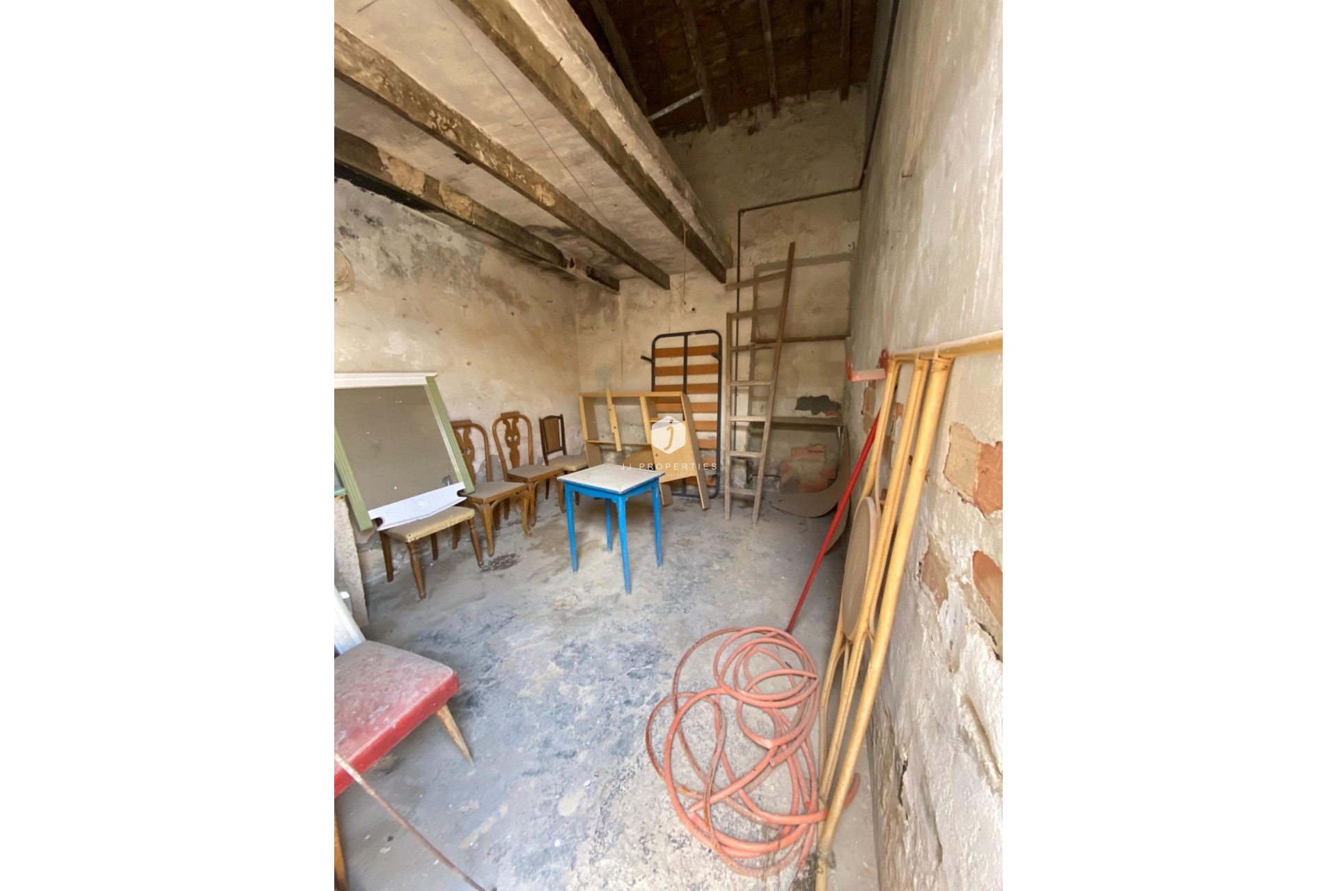 Aus zweiter Hand - Chalet -
Jacarilla - Jacarilla - Town