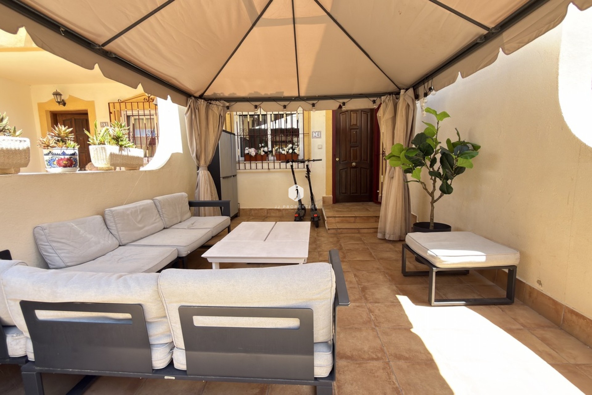Aus zweiter Hand - Chalet -
La Zenia - Costa Blanca