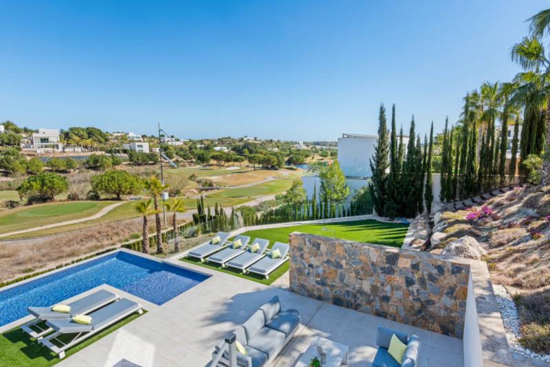 Aus zweiter Hand - Chalet -
Las Colinas Golf - Costa Blanca