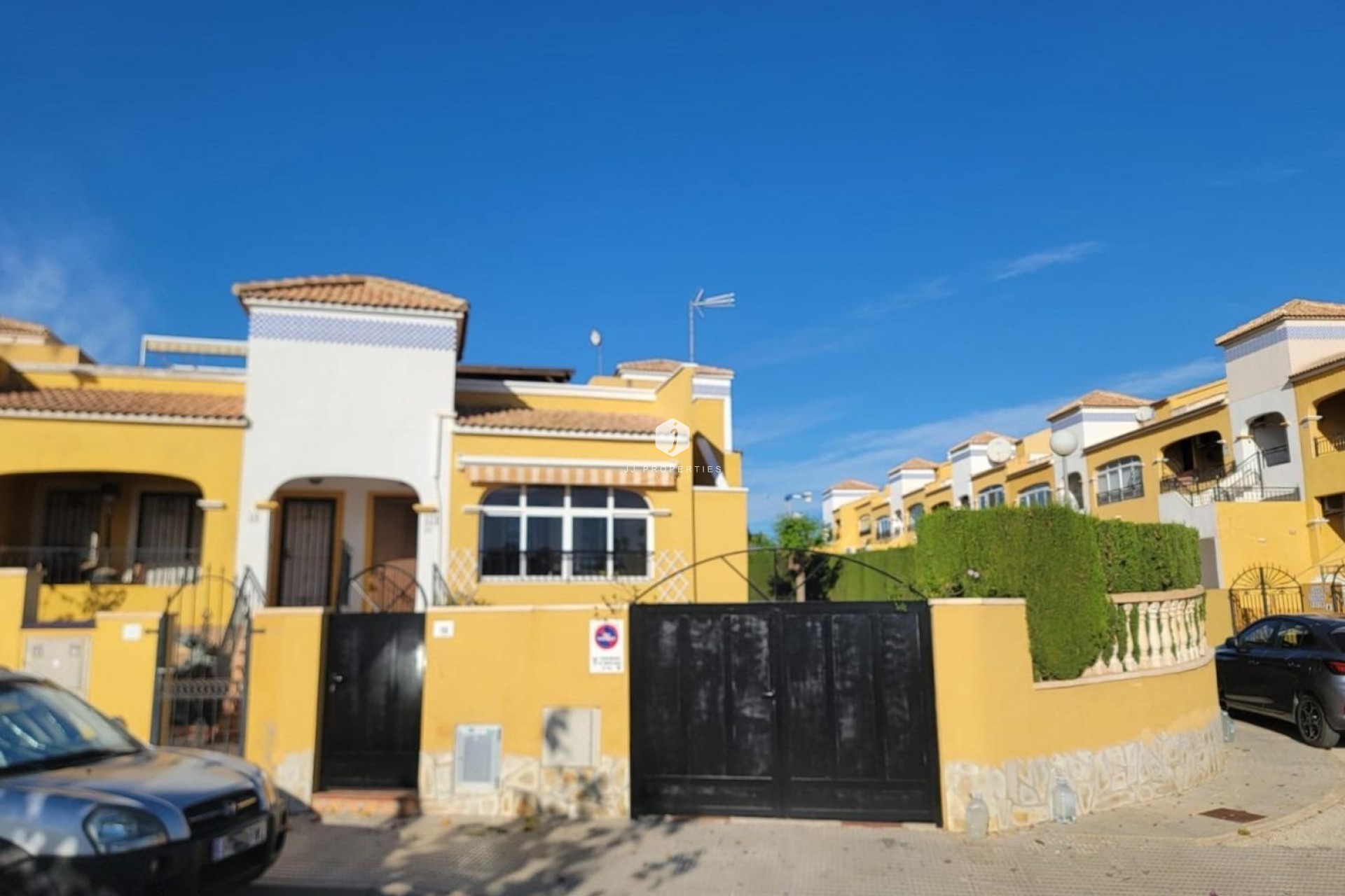 Aus zweiter Hand - Chalet -
Los Montesinos - Los Montesinos - Urb. La Herrada