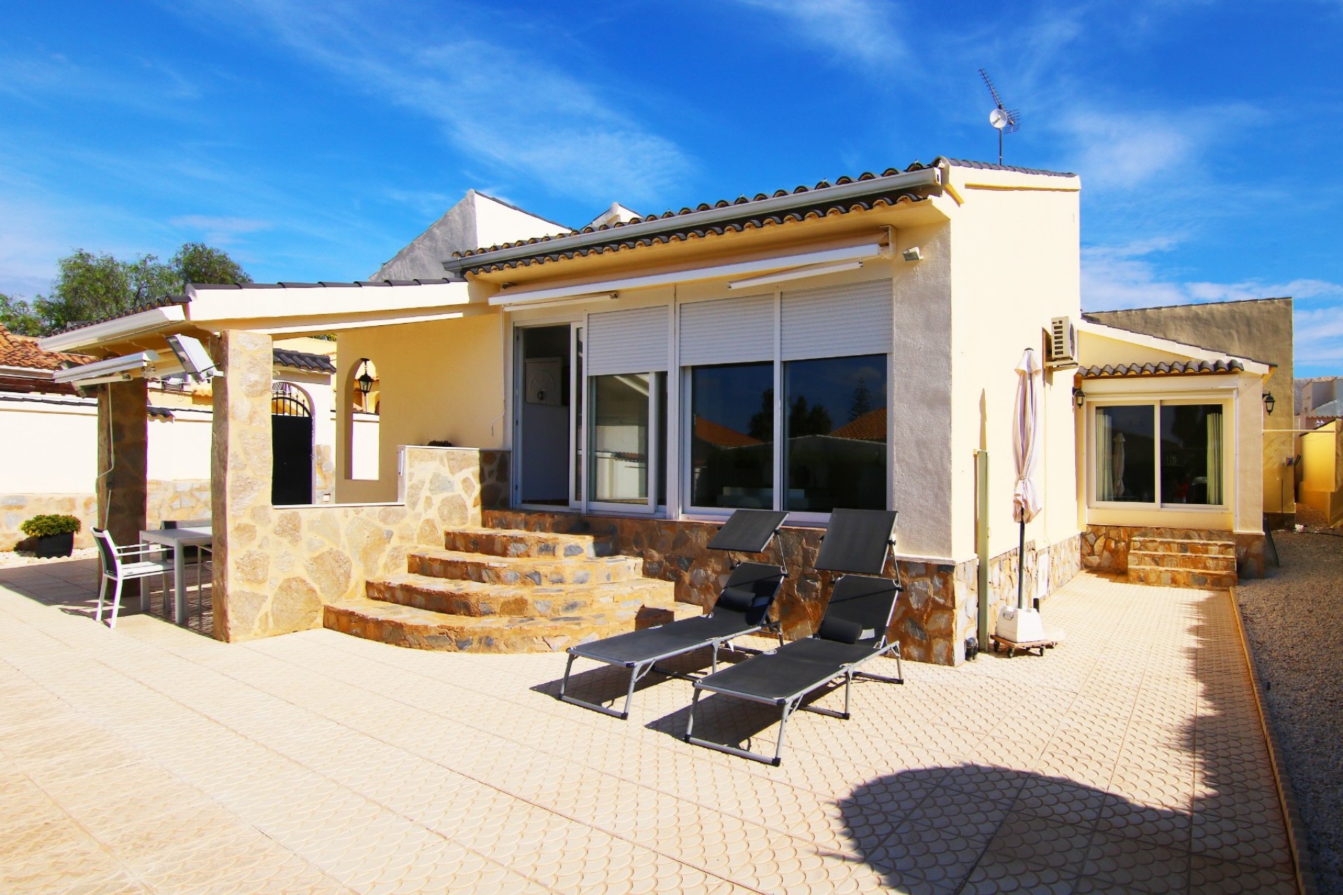 Aus zweiter Hand - Chalet -
Orihuela Costa - Costa Blanca