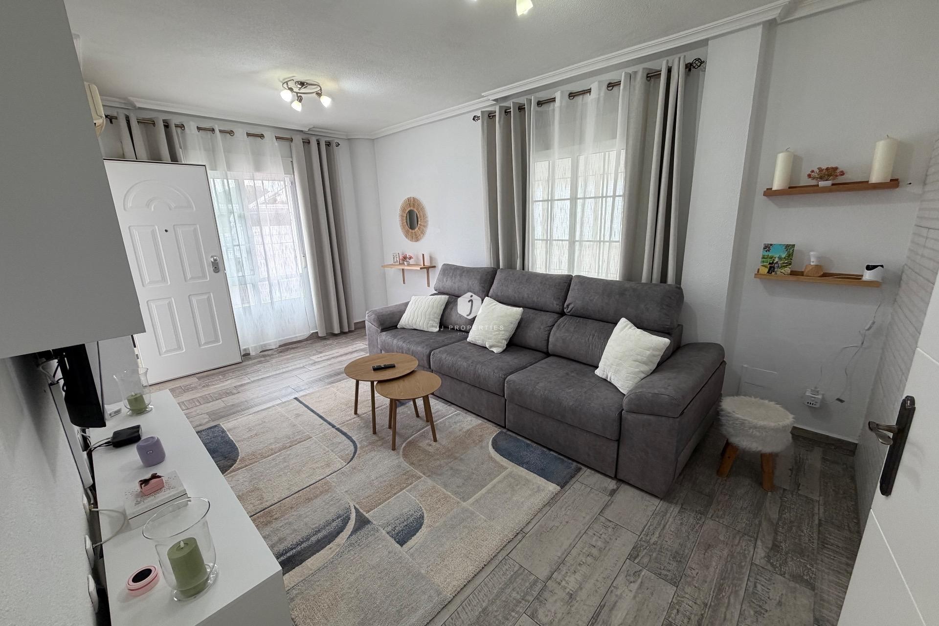 Aus zweiter Hand - Chalet -
Orihuela Costa - La Zenia