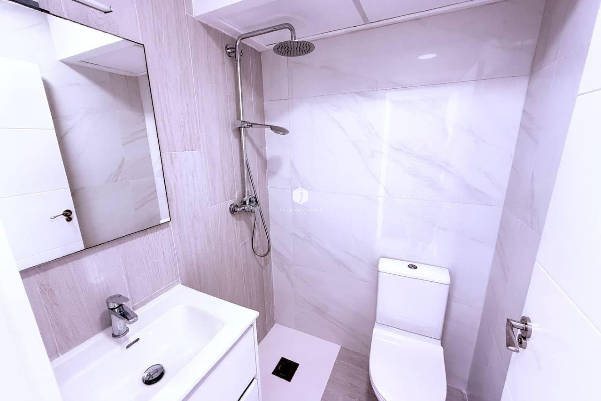 Aus zweiter Hand - Chalet -
Orihuela Costa - Las Filipinas