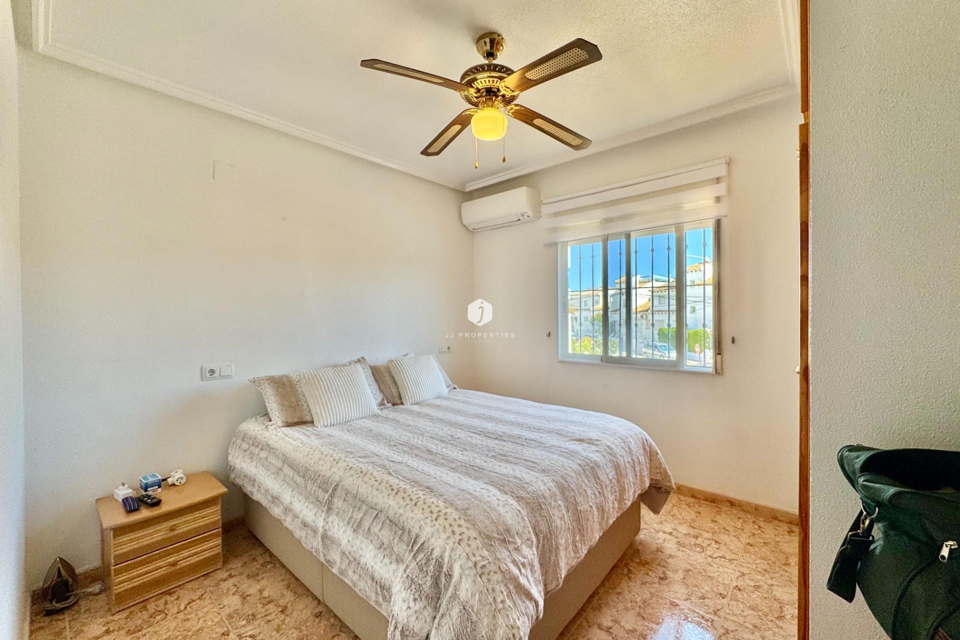 Aus zweiter Hand - Chalet -
Orihuela Costa - Las Filipinas