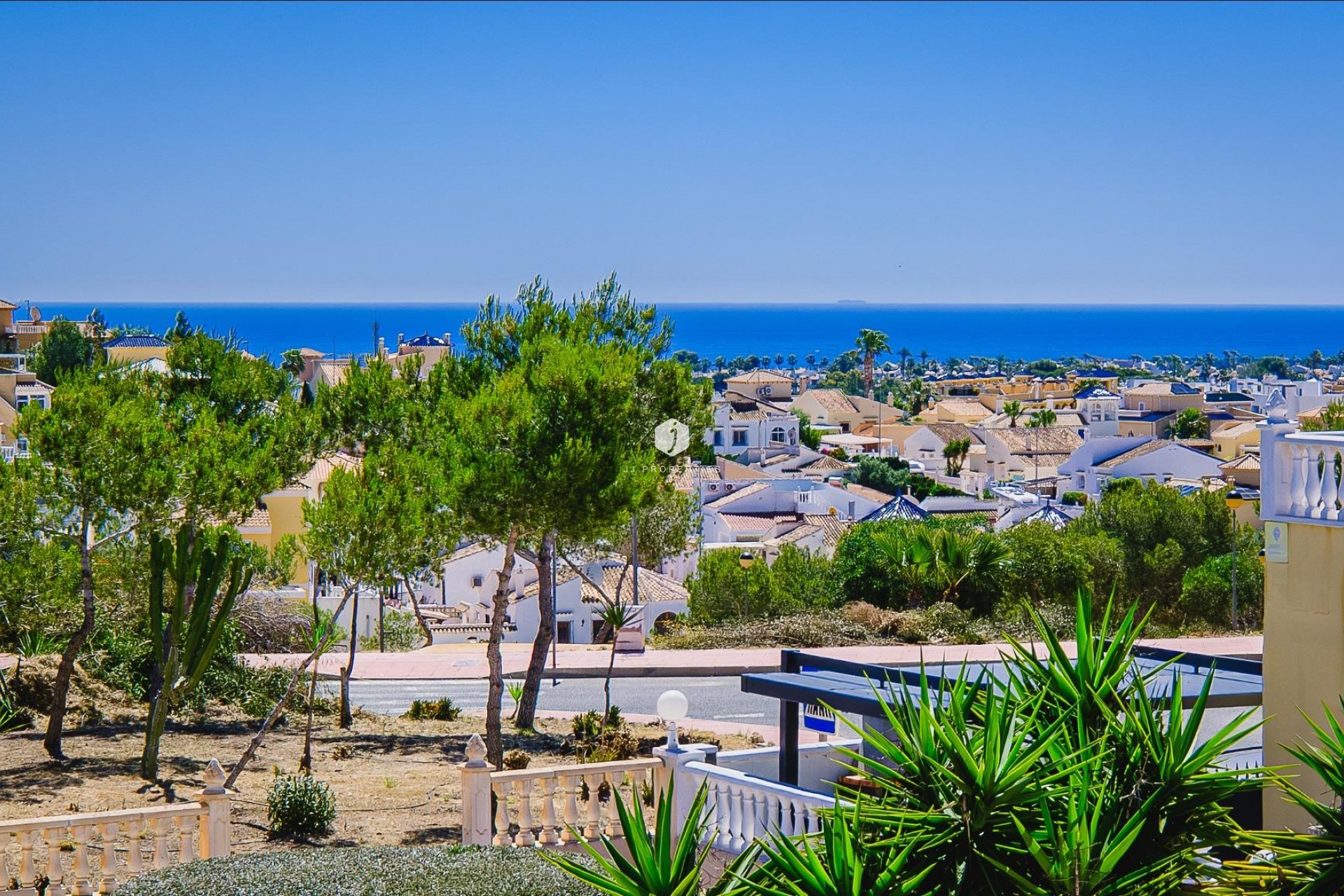 Aus zweiter Hand - Chalet -
Orihuela Costa - Las Filipinas