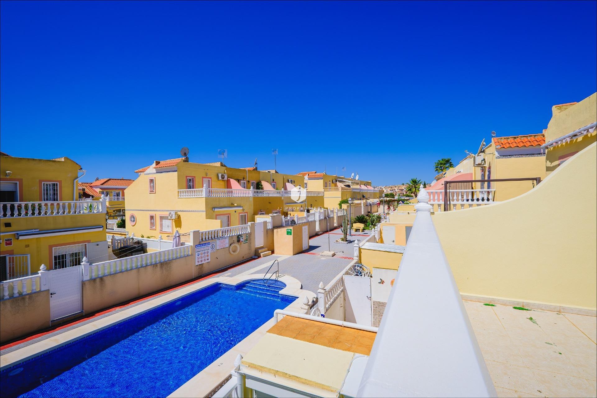 Aus zweiter Hand - Chalet -
Orihuela Costa - Las Filipinas