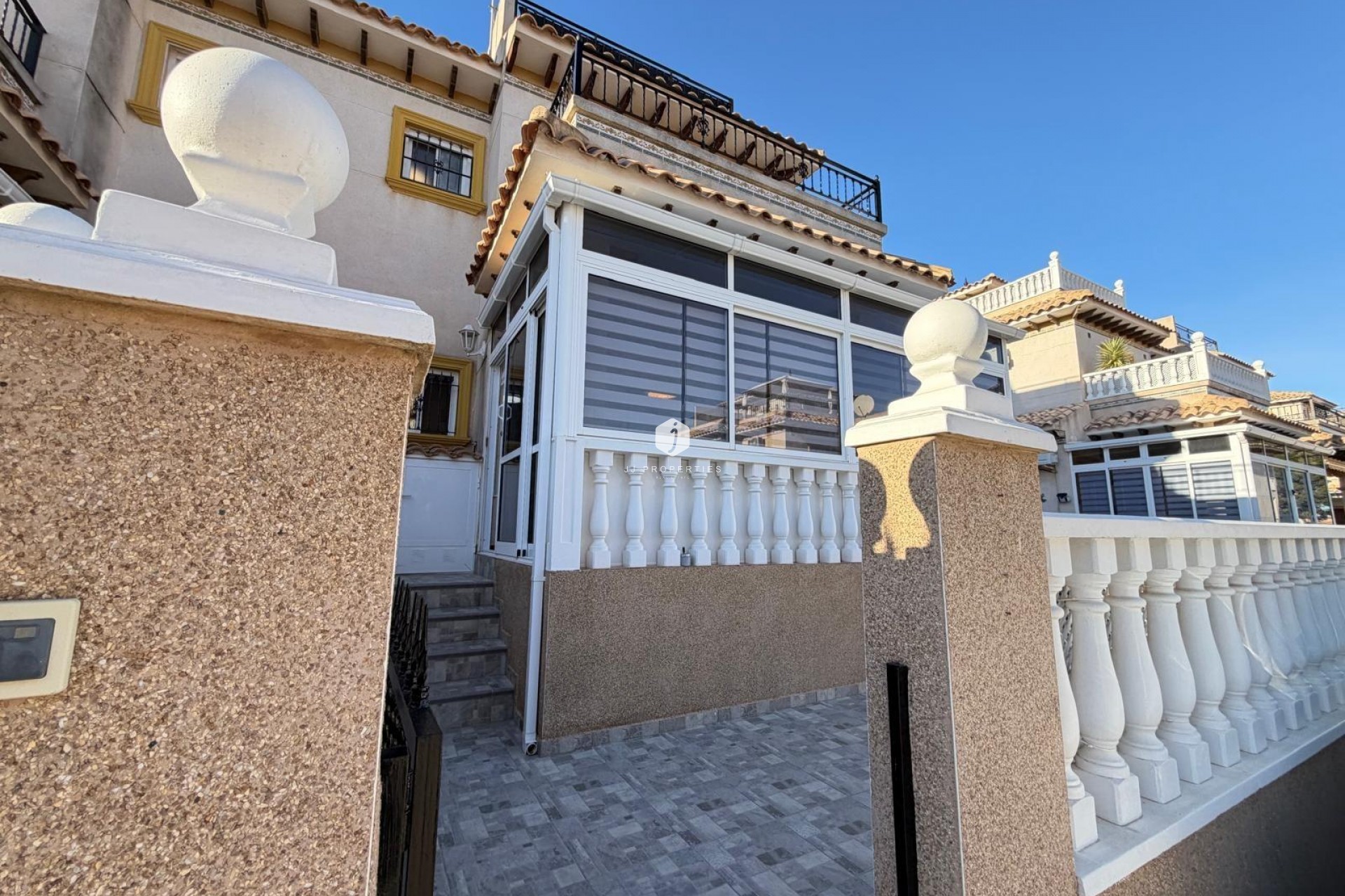 Aus zweiter Hand - Chalet -
Orihuela Costa - Las Filipinas