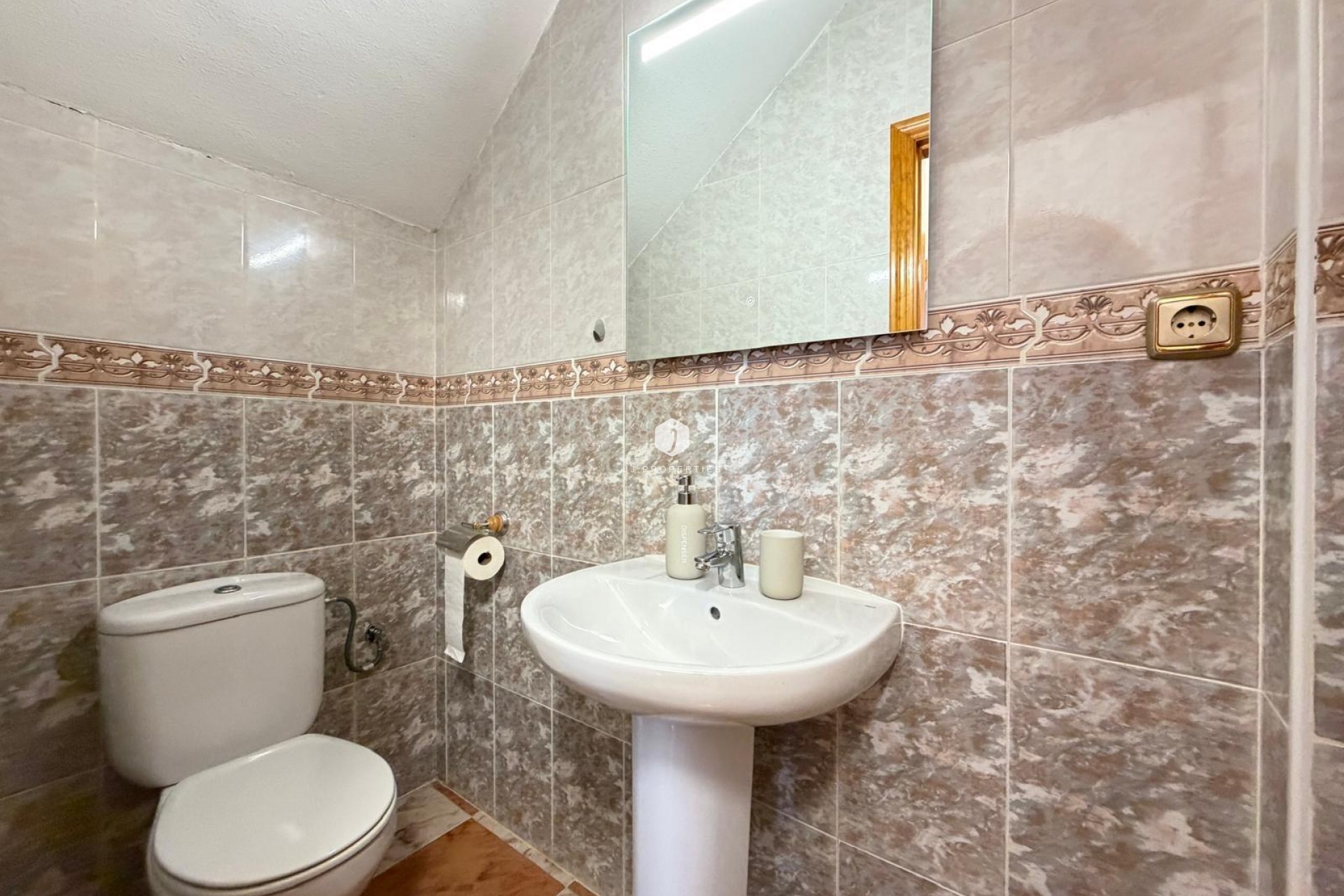 Aus zweiter Hand - Chalet -
Orihuela Costa - Las Filipinas