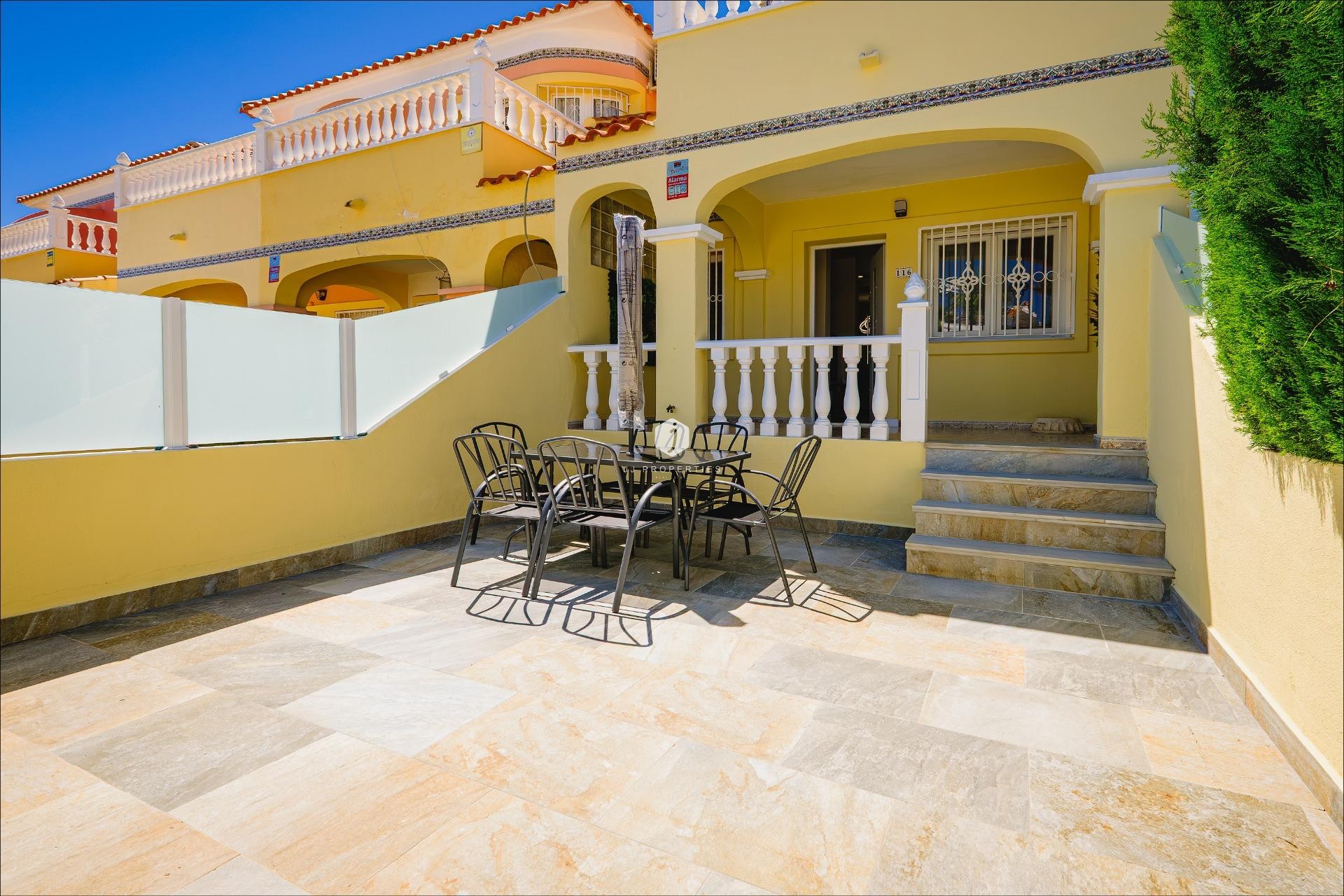 Aus zweiter Hand - Chalet -
Orihuela Costa - Las Filipinas