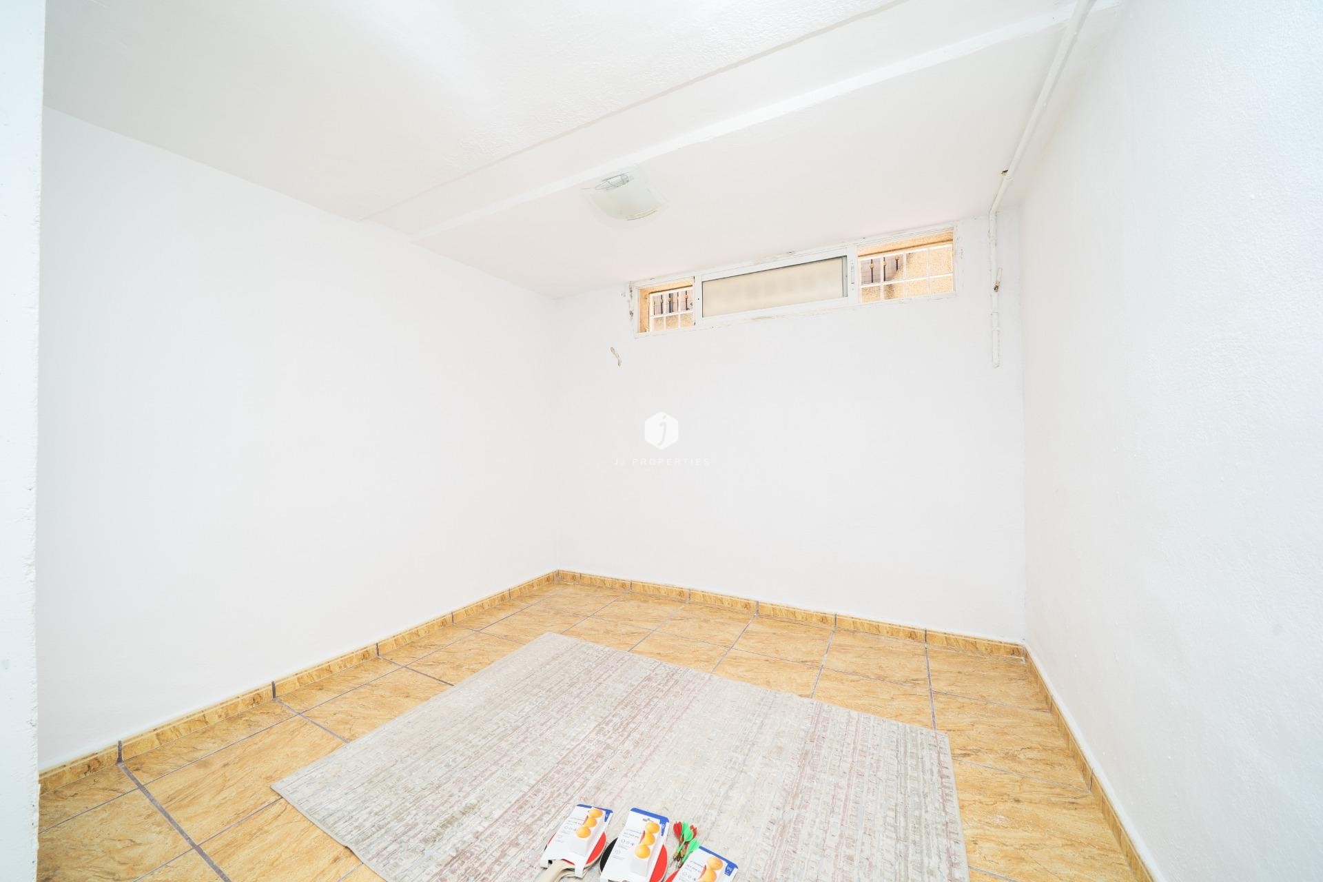 Aus zweiter Hand - Chalet -
Orihuela Costa - Los Almendros-la Florida