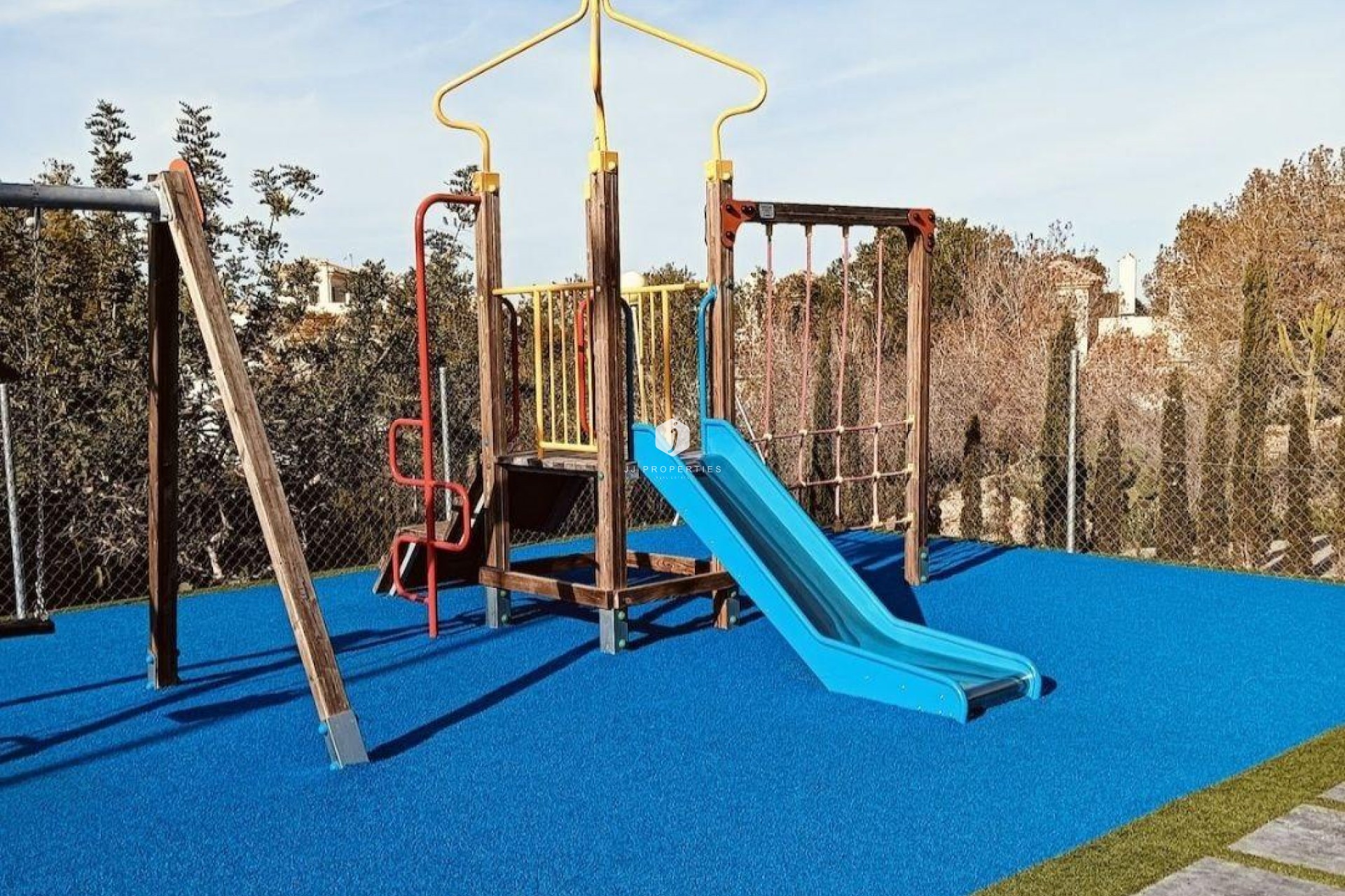 Aus zweiter Hand - Chalet -
Orihuela Costa - Los Almendros-la Florida