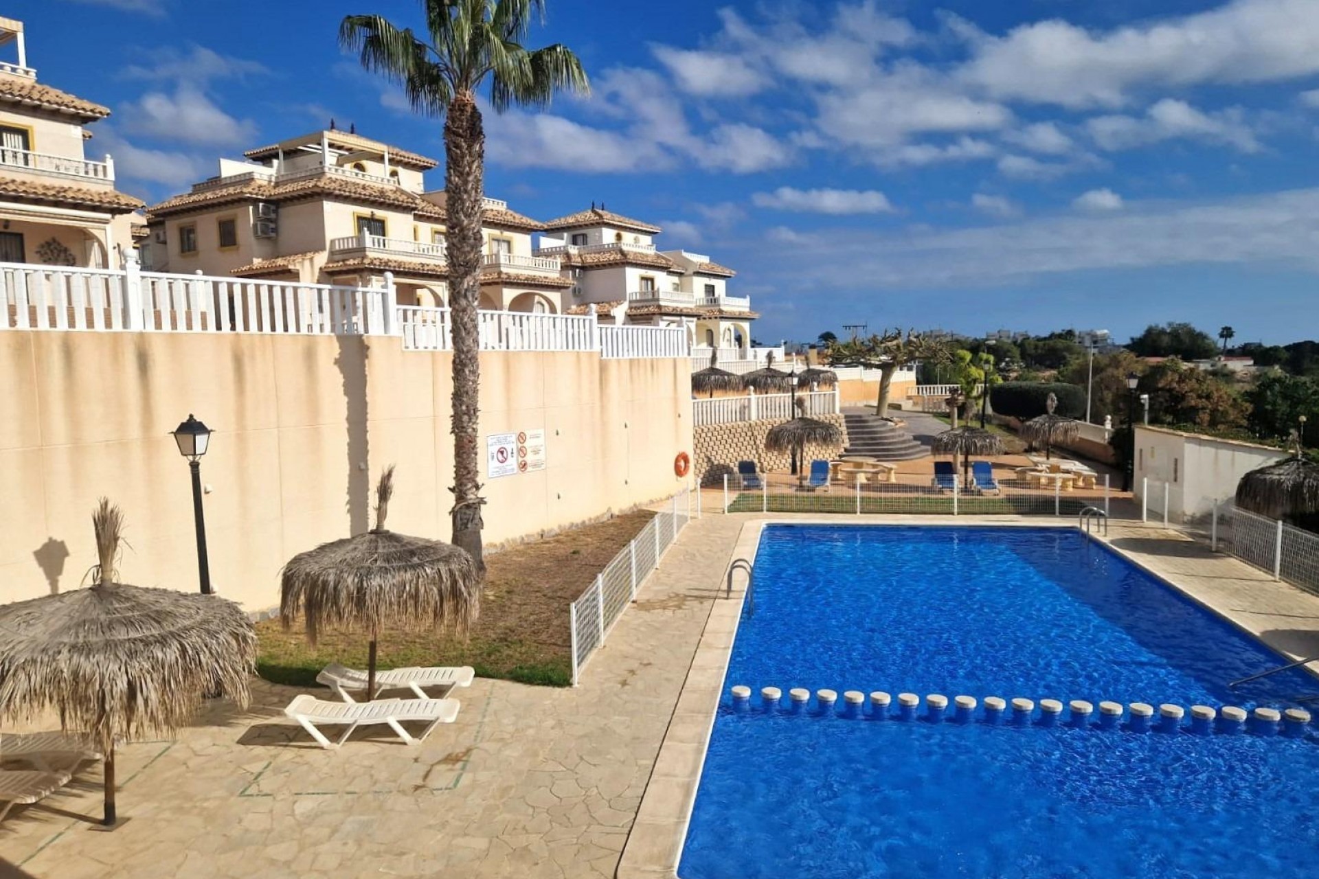 Aus zweiter Hand - Chalet -
Orihuela Costa - Montezenia