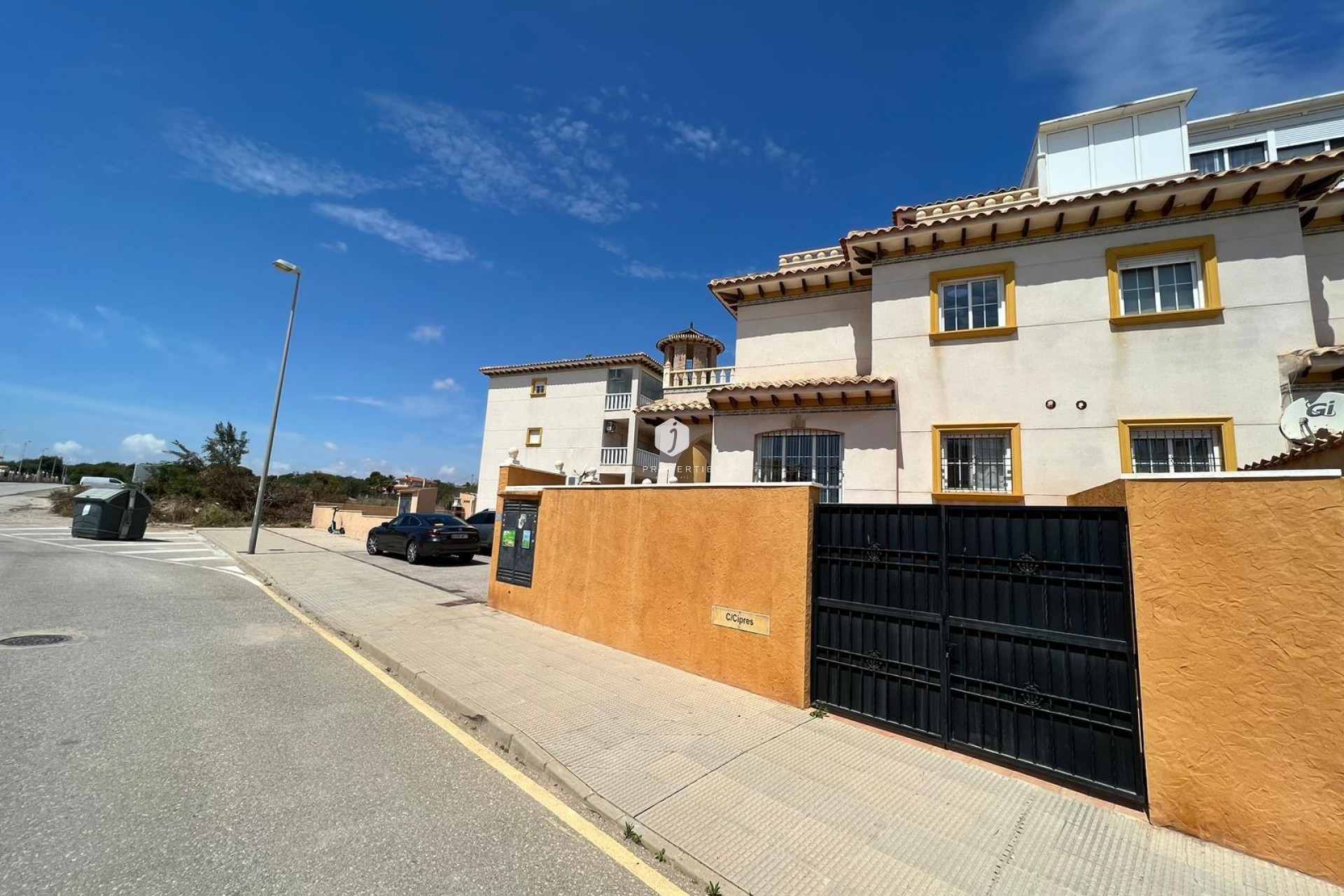 Aus zweiter Hand - Chalet -
Orihuela Costa - Montezenia